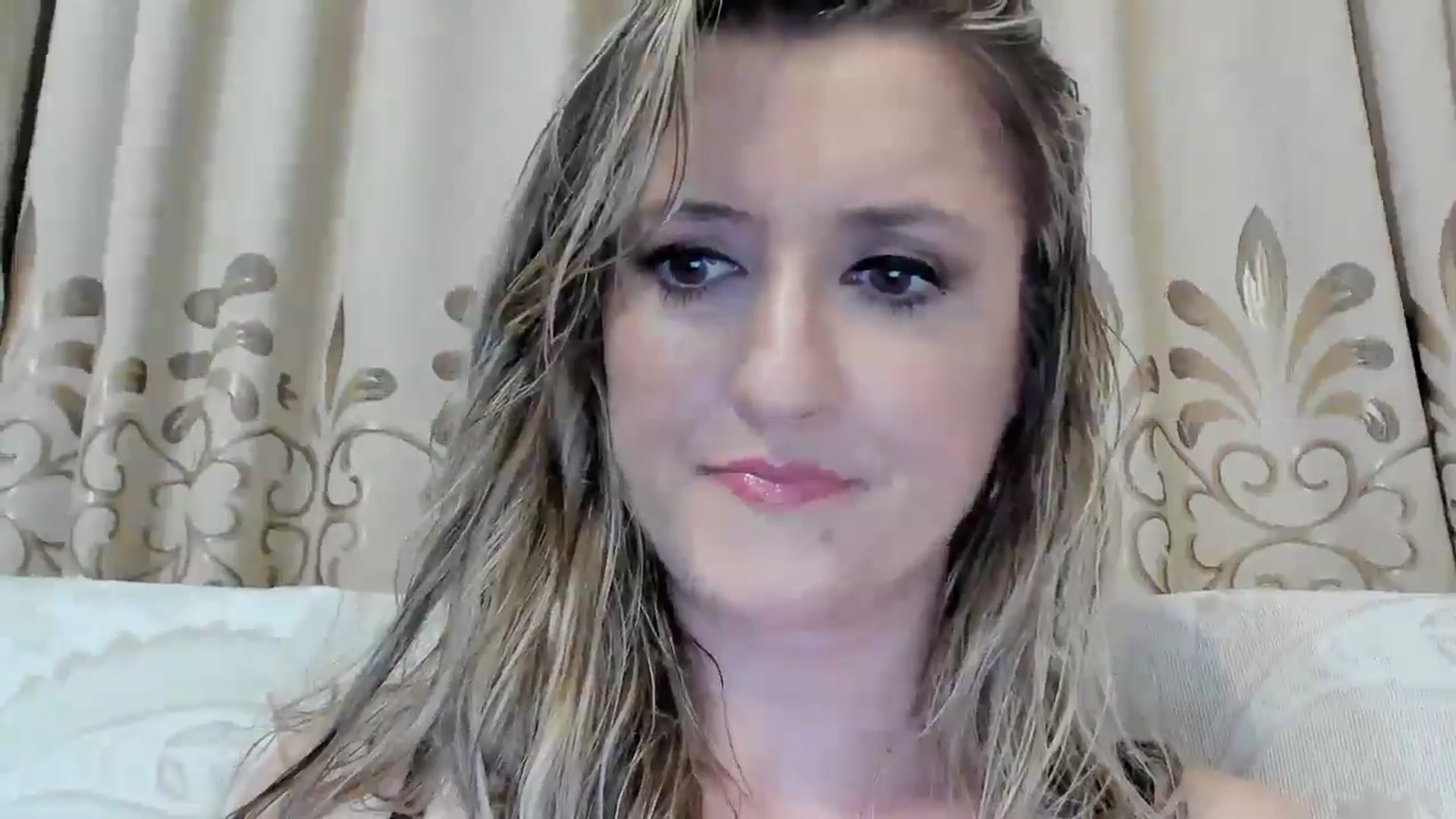 Gallery image thumbnail from BestDream's myfreecams stream on, 07/17/2025, 21:03 image 12 of 20