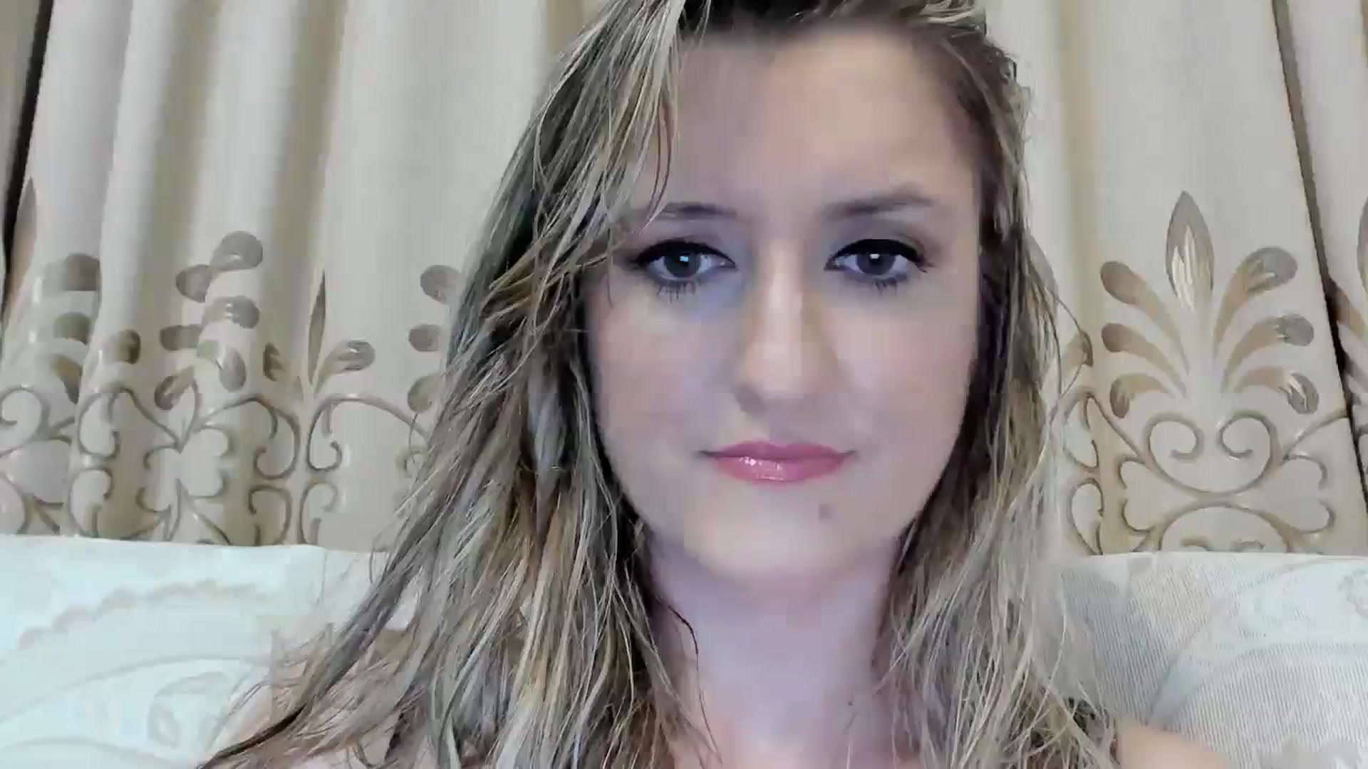 Gallery image thumbnail from BestDream's myfreecams stream on, 07/17/2025, 21:03 image 9 of 20
