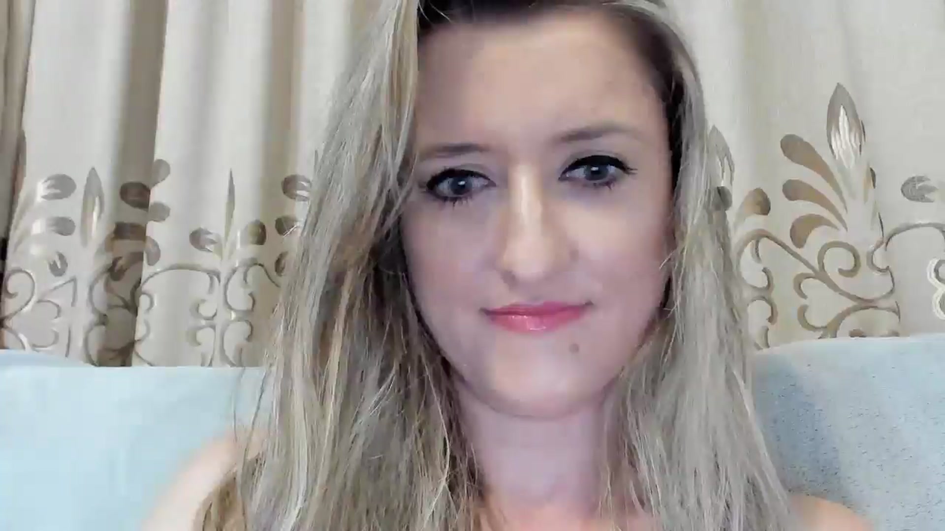 Gallery image thumbnail from BestDream's myfreecams stream on, 07/20/2025, 21:32 image 14 of 20