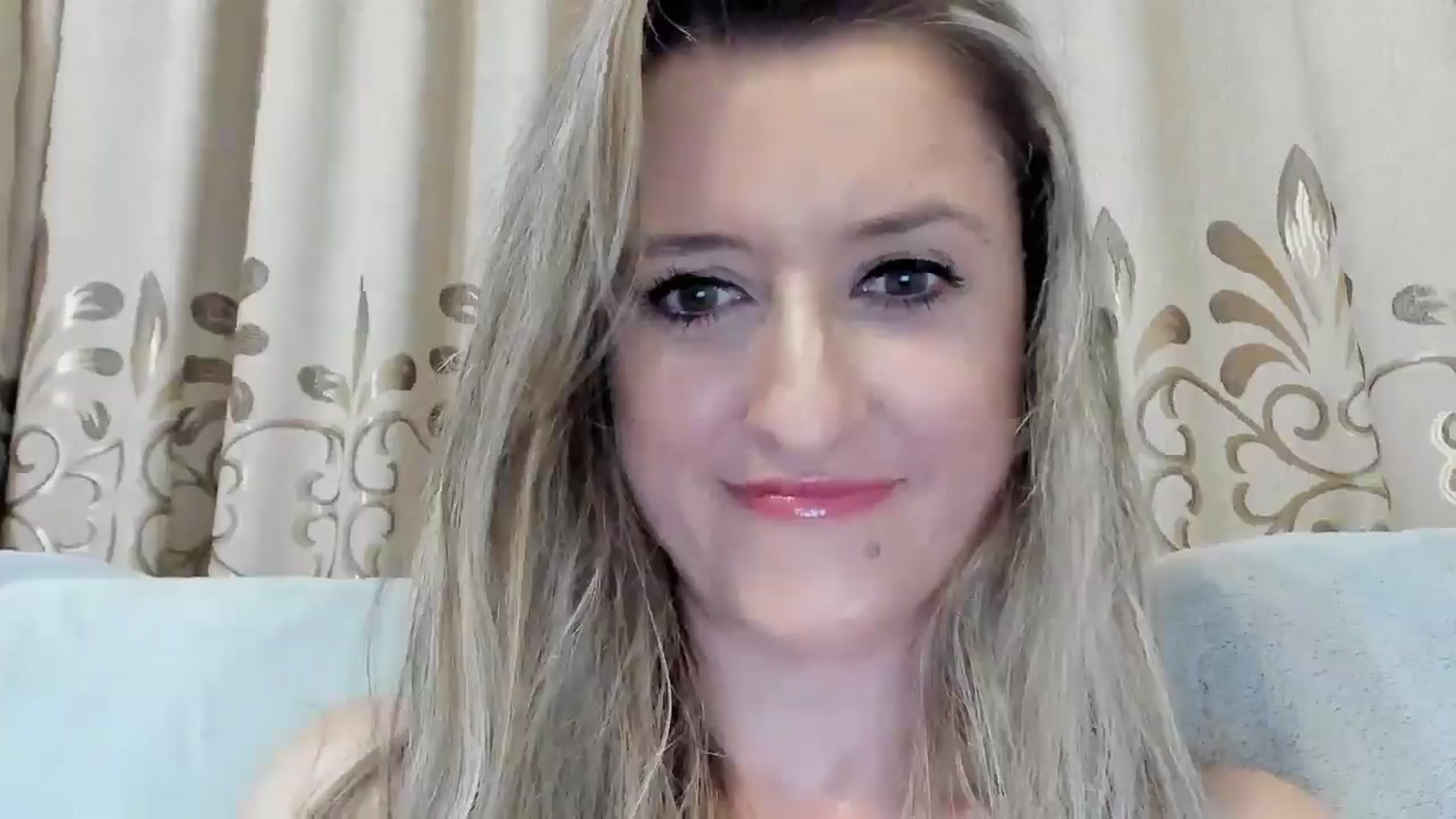 Gallery image thumbnail from BestDream's myfreecams stream on, 07/20/2025, 21:32 image 15 of 20