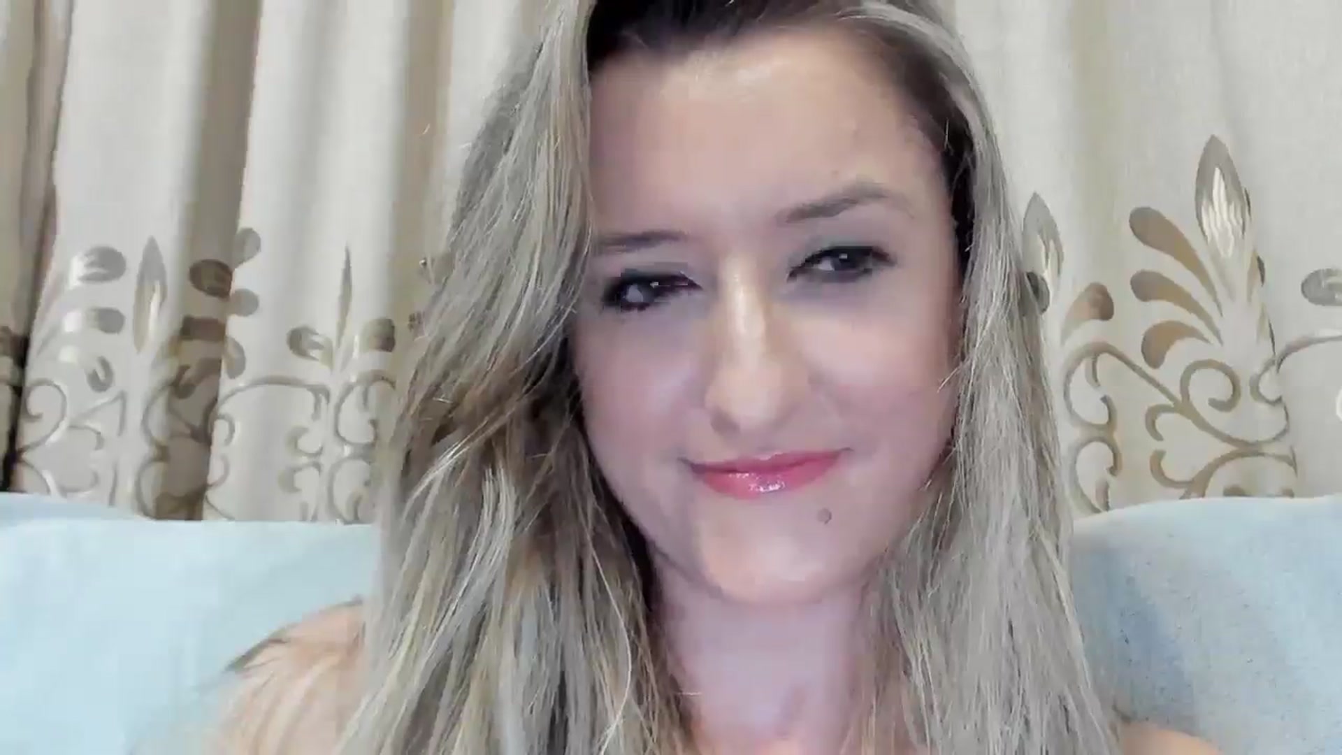 Gallery image thumbnail from BestDream's myfreecams stream on, 07/20/2025, 21:32 image 18 of 20