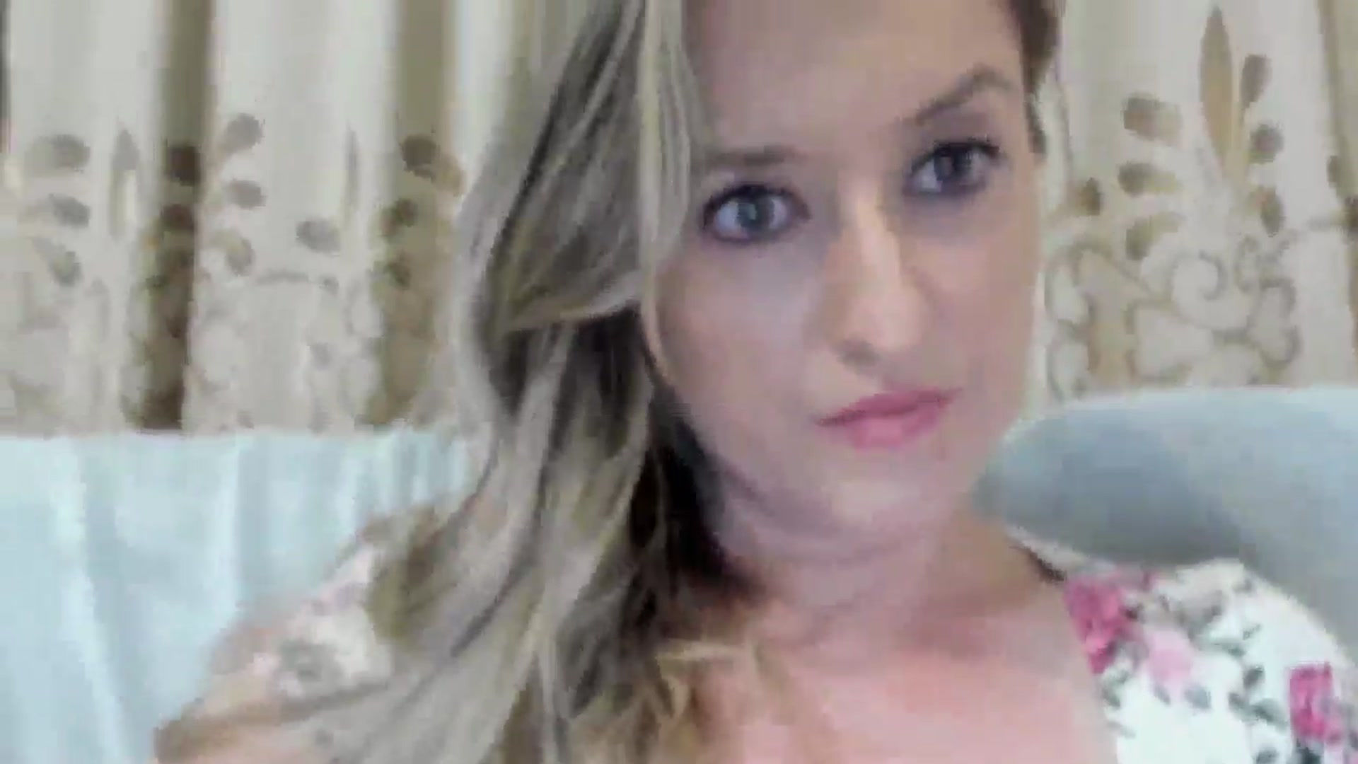 Gallery image thumbnail from BestDream's myfreecams stream on, 07/21/2025, 23:23 image 2 of 20