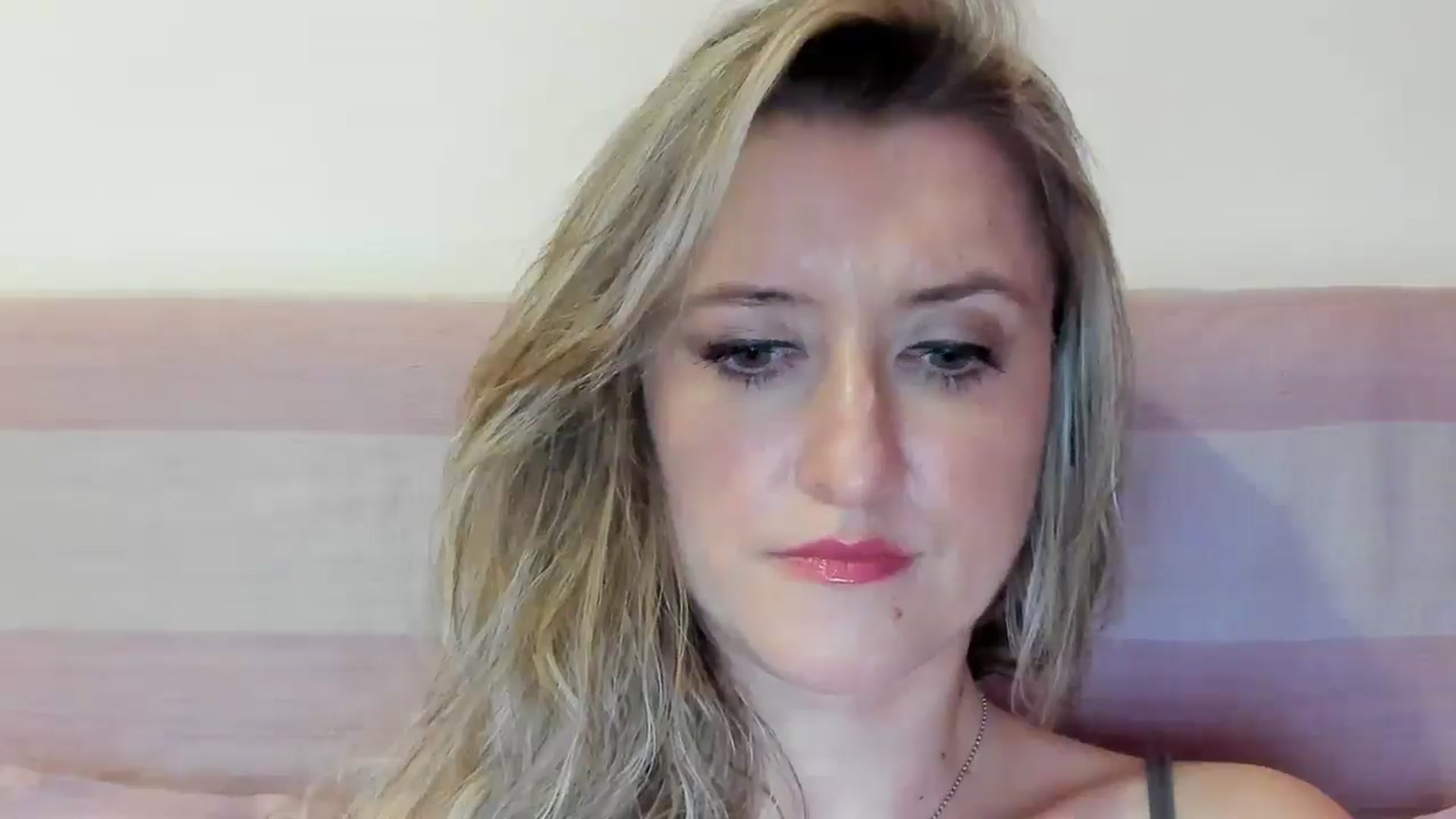 Gallery image thumbnail from BestDream's myfreecams stream on, 07/24/2025, 22:32 image 4 of 20