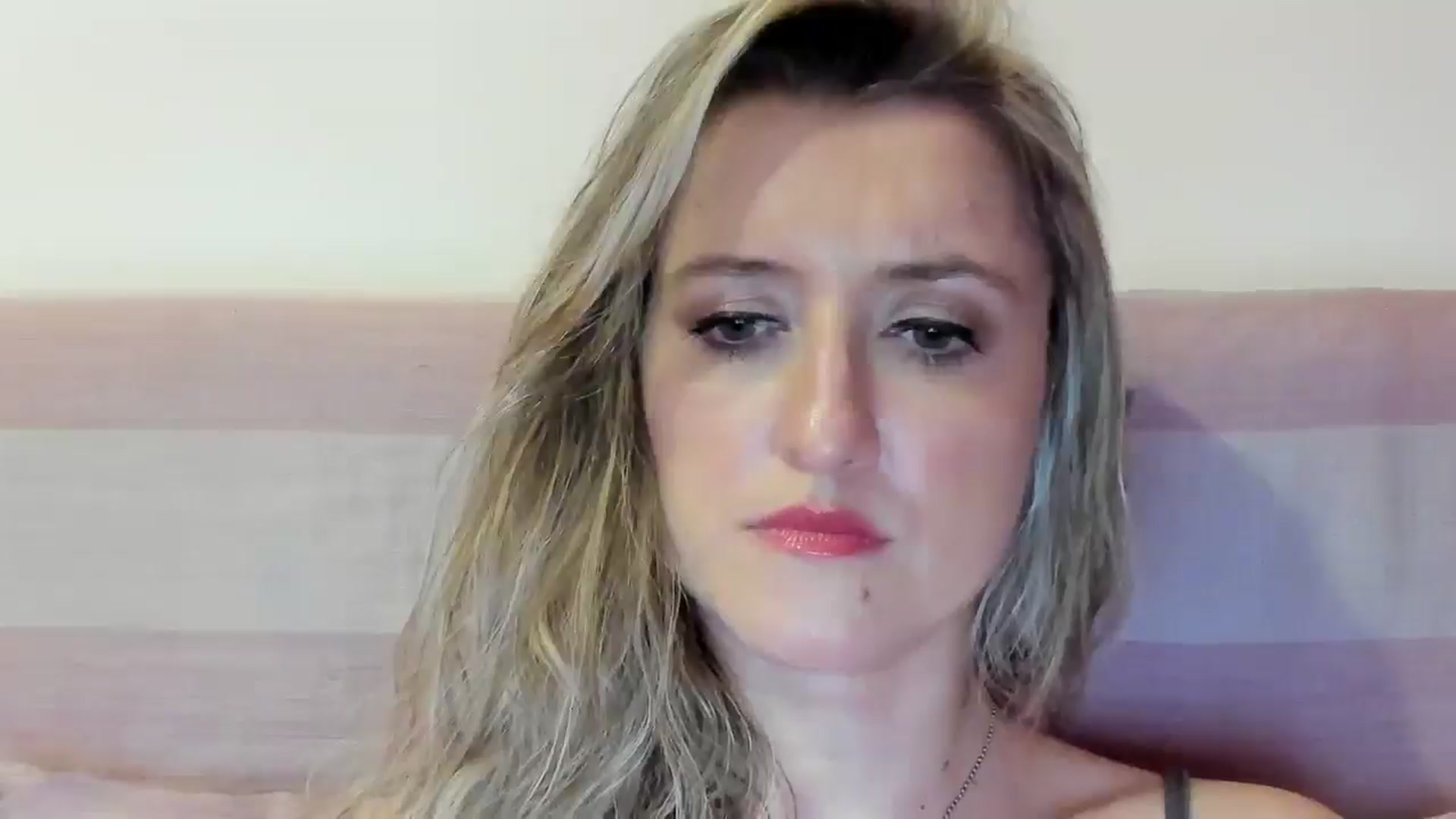 Gallery image thumbnail from BestDream's myfreecams stream on, 07/24/2025, 22:32 image 14 of 20