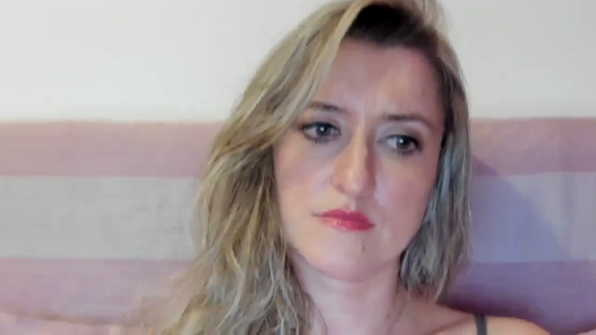 Gallery image thumbnail from BestDream's myfreecams stream on, 07/24/2025, 22:32 image 10 of 20