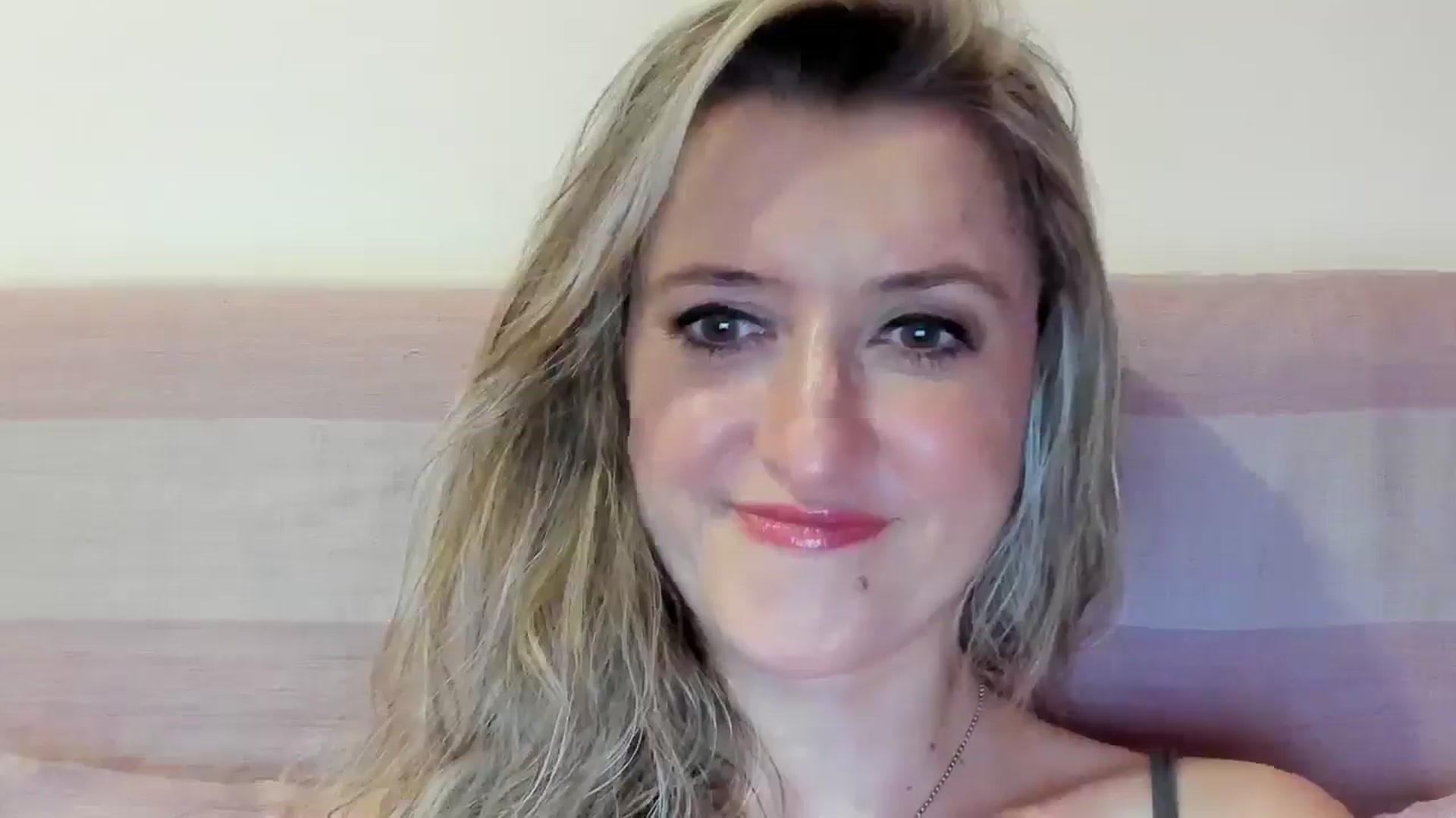 Gallery image thumbnail from BestDream's myfreecams stream on, 07/24/2025, 22:32 image 19 of 20
