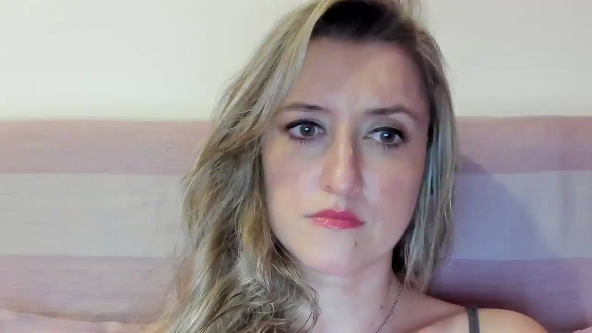 Gallery image thumbnail from BestDream's myfreecams stream on, 07/24/2025, 22:32 image 1 of 20