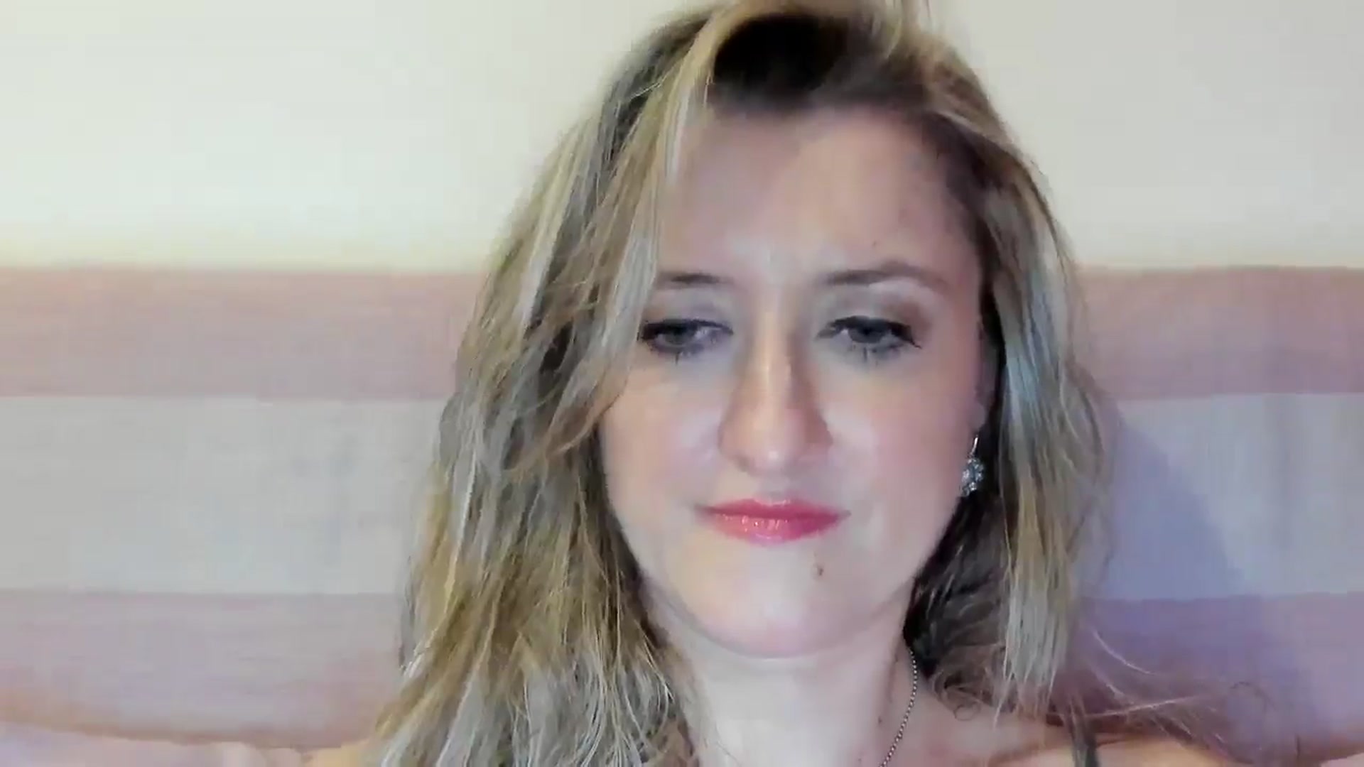 Gallery image thumbnail from BestDream's myfreecams stream on, 07/24/2025, 22:52 image 17 of 20
