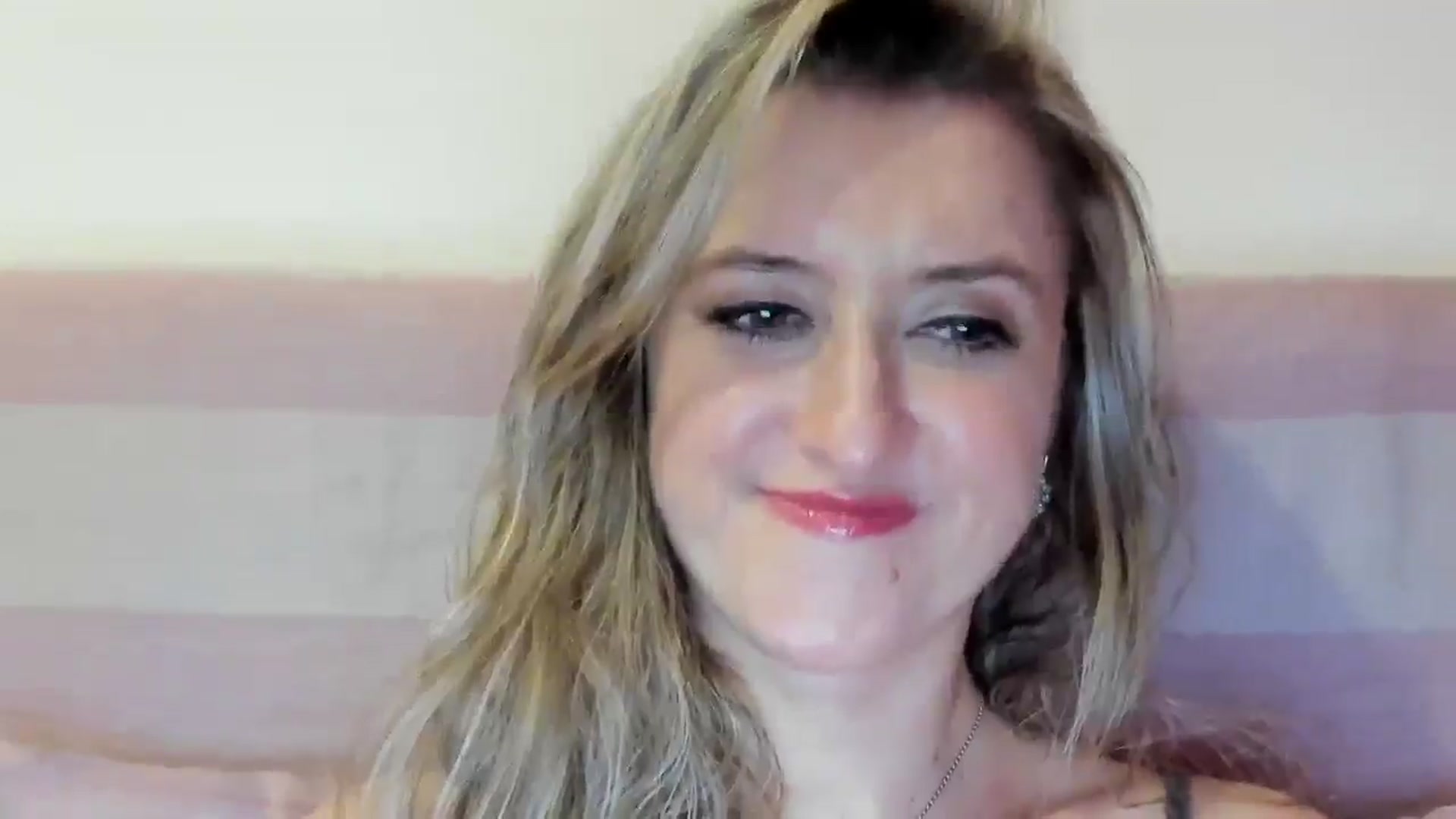Gallery image thumbnail from BestDream's myfreecams stream on, 07/24/2025, 22:52 image 10 of 20