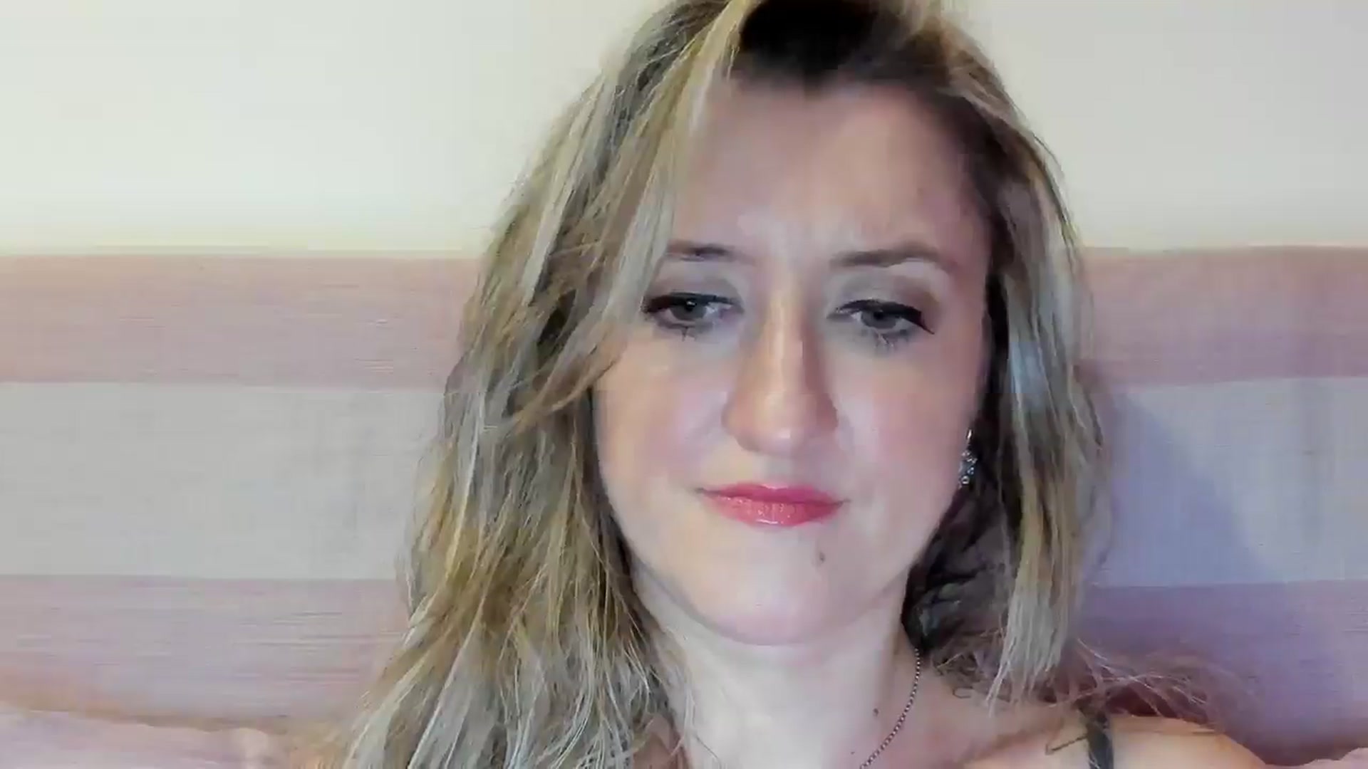 Gallery image thumbnail from BestDream's myfreecams stream on, 07/24/2025, 22:52 image 14 of 20