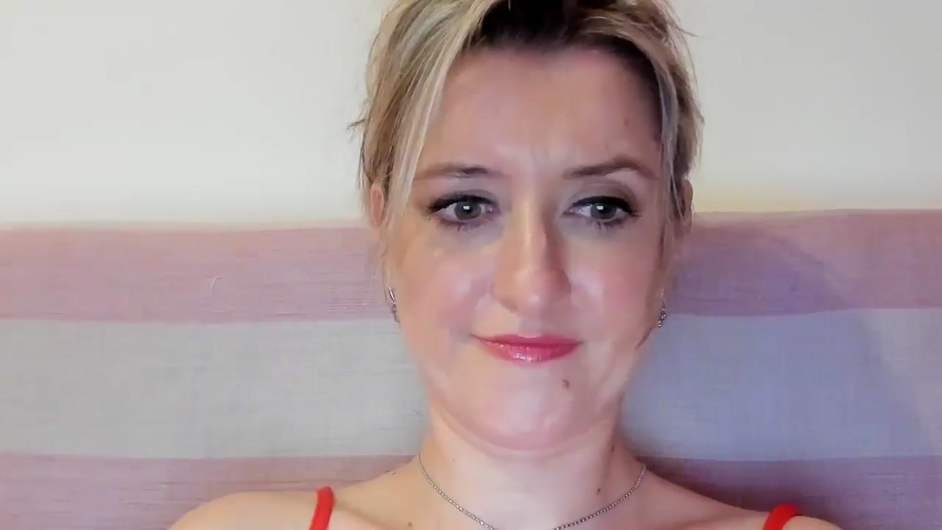 Gallery image thumbnail from BestDream's myfreecams stream on, 07/25/2025, 24:00 image 2 of 20