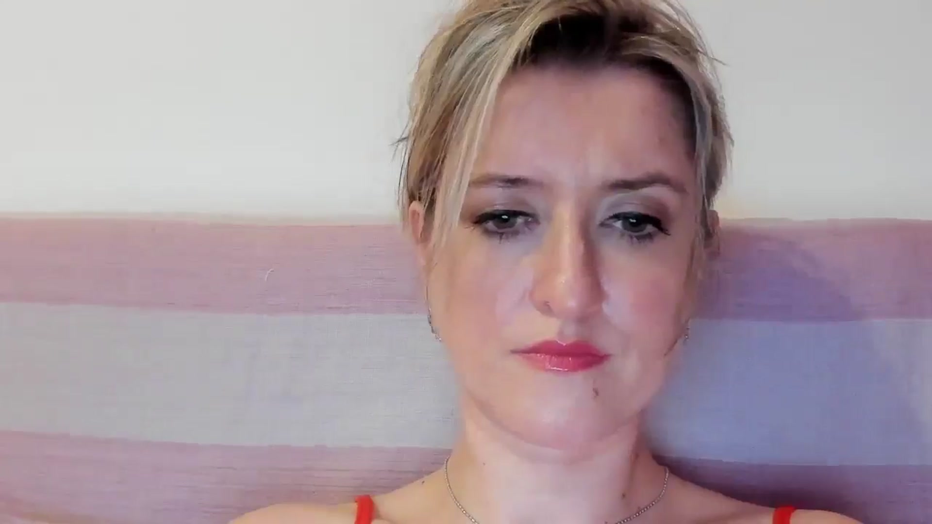 Gallery image thumbnail from BestDream's myfreecams stream on, 07/25/2025, 24:00 image 17 of 20