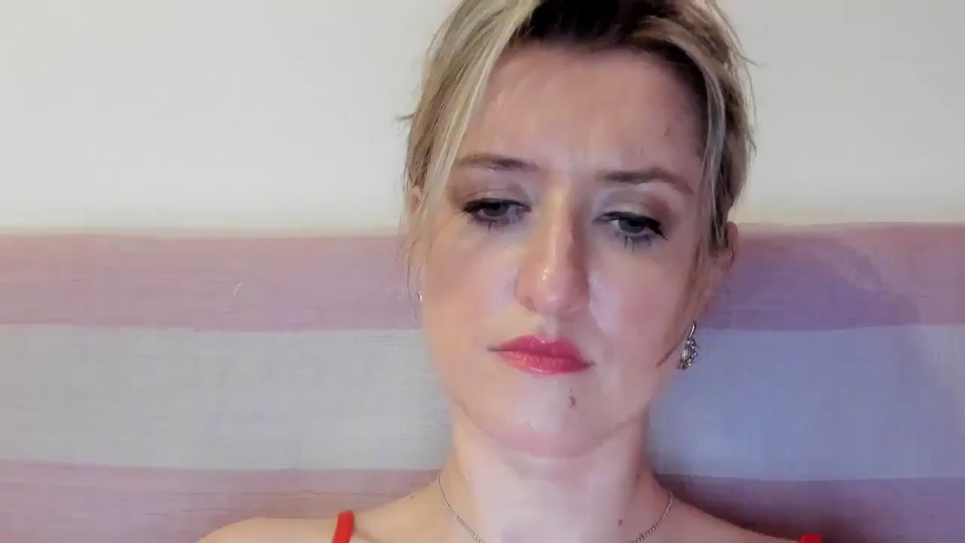 Gallery image thumbnail from BestDream's myfreecams stream on, 07/25/2025, 24:00 image 7 of 20