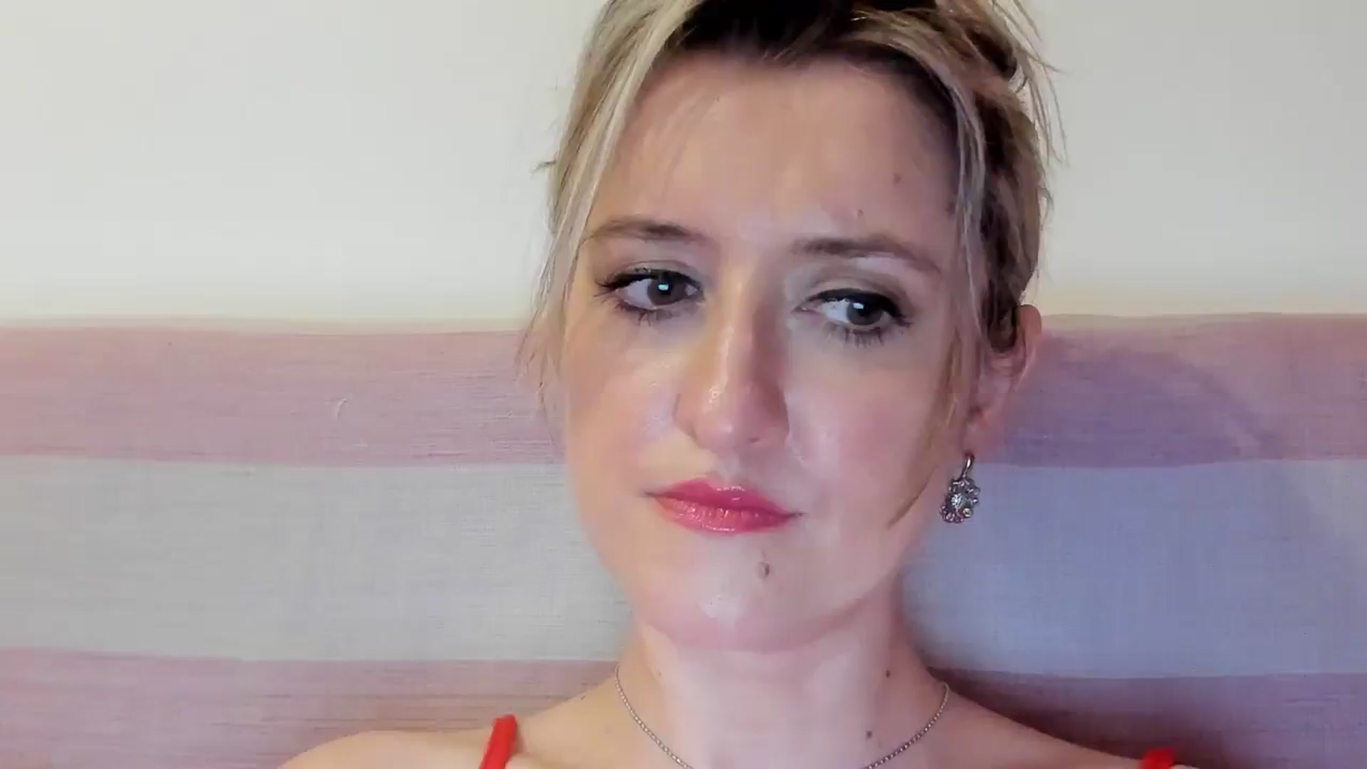 Gallery image thumbnail from BestDream's myfreecams stream on, 07/25/2025, 24:00 image 5 of 20