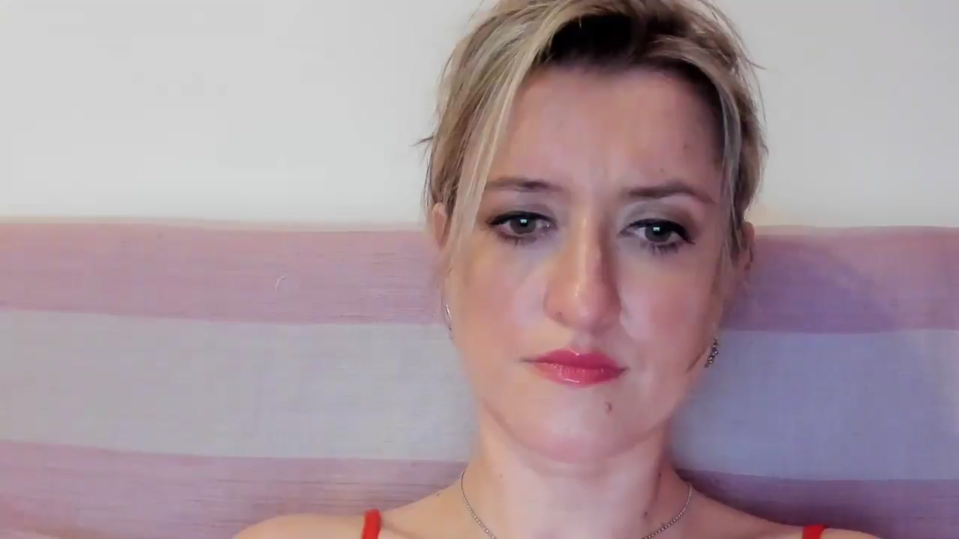 Gallery image thumbnail from BestDream's myfreecams stream on, 07/25/2025, 24:00 image 19 of 20
