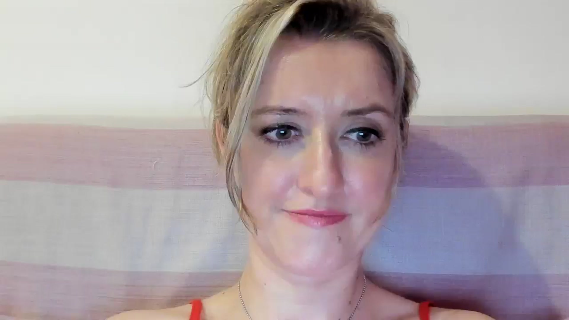 Gallery image thumbnail from BestDream's myfreecams stream on, 07/25/2025, 02:00 image 6 of 20