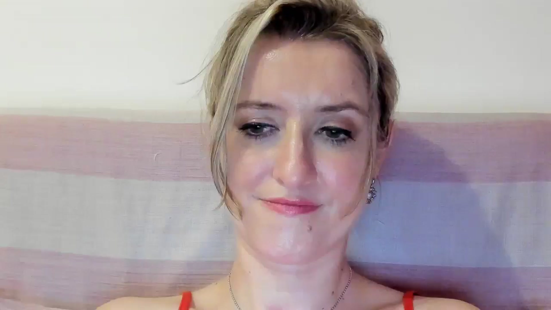 Gallery image thumbnail from BestDream's myfreecams stream on, 07/25/2025, 02:00 image 13 of 20
