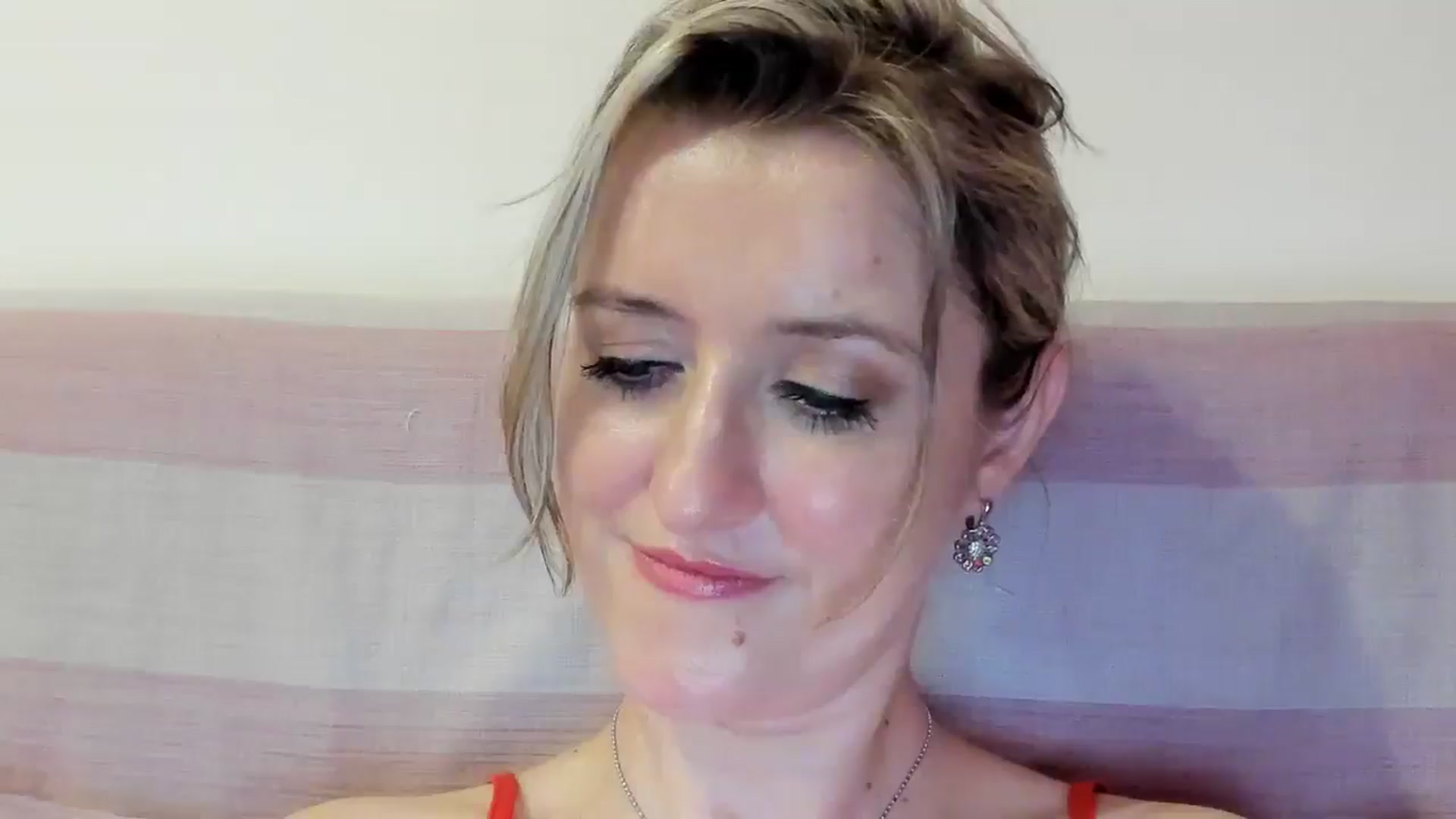 Gallery image thumbnail from BestDream's myfreecams stream on, 07/25/2025, 02:00 image 11 of 20