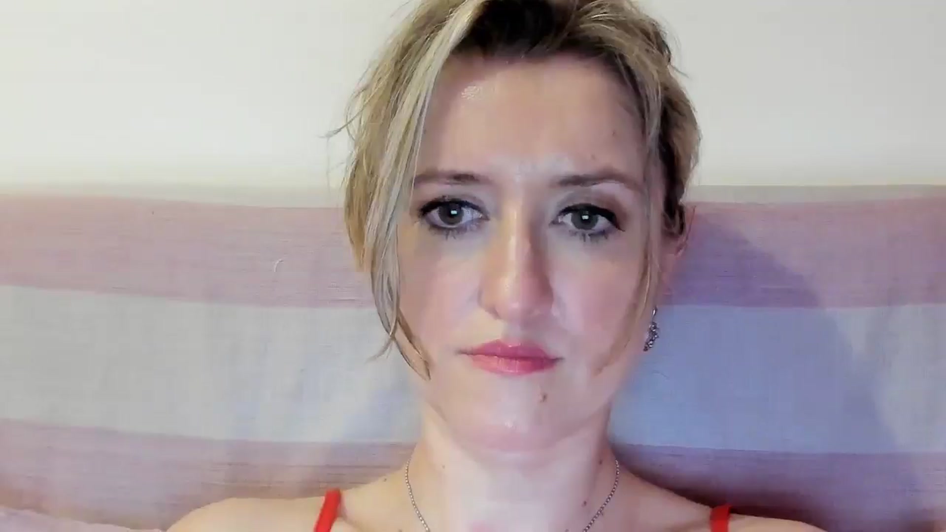 Gallery image thumbnail from BestDream's myfreecams stream on, 07/25/2025, 02:00 image 18 of 20