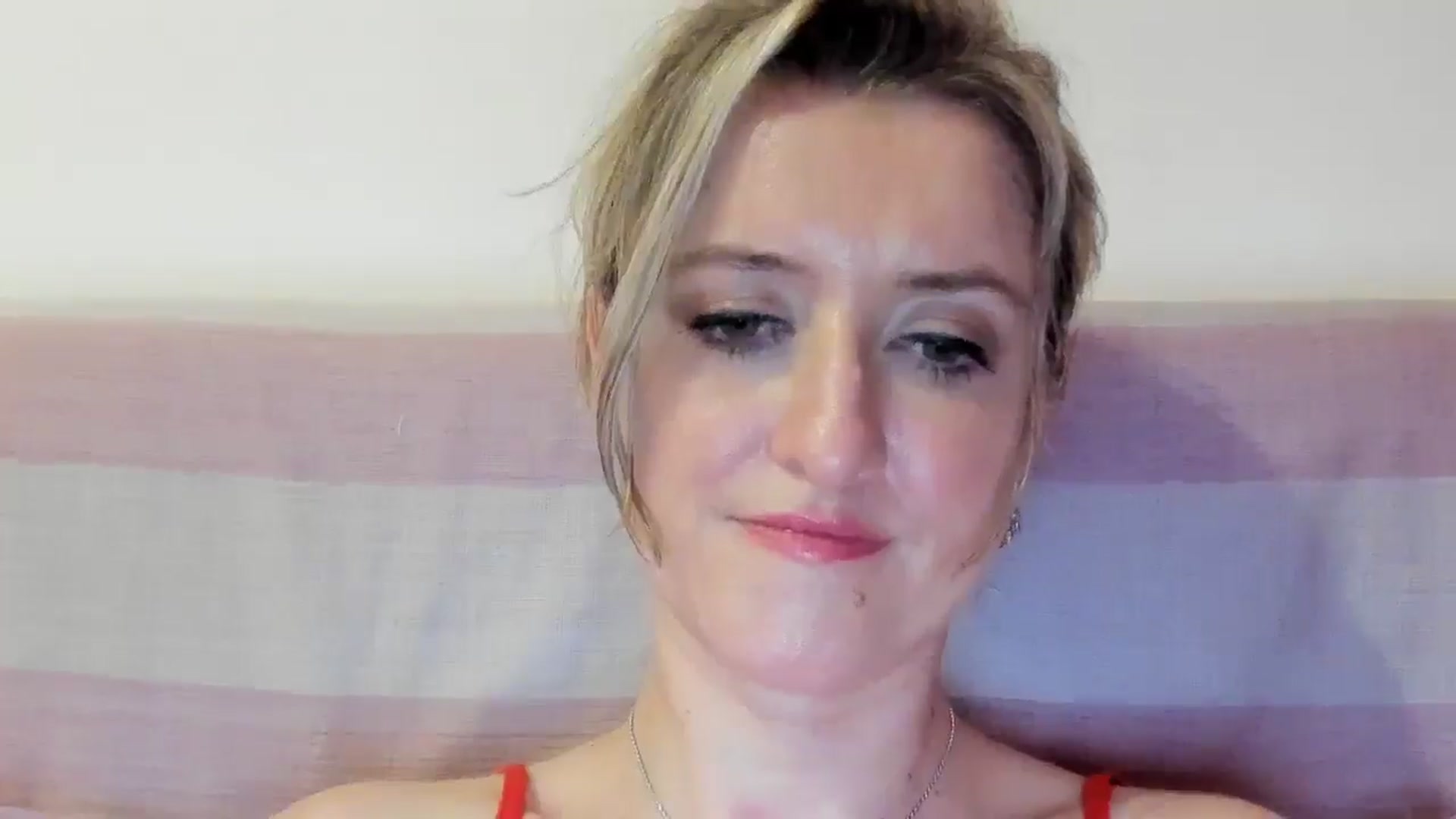 Gallery image thumbnail from BestDream's myfreecams stream on, 07/25/2025, 02:00 image 4 of 20