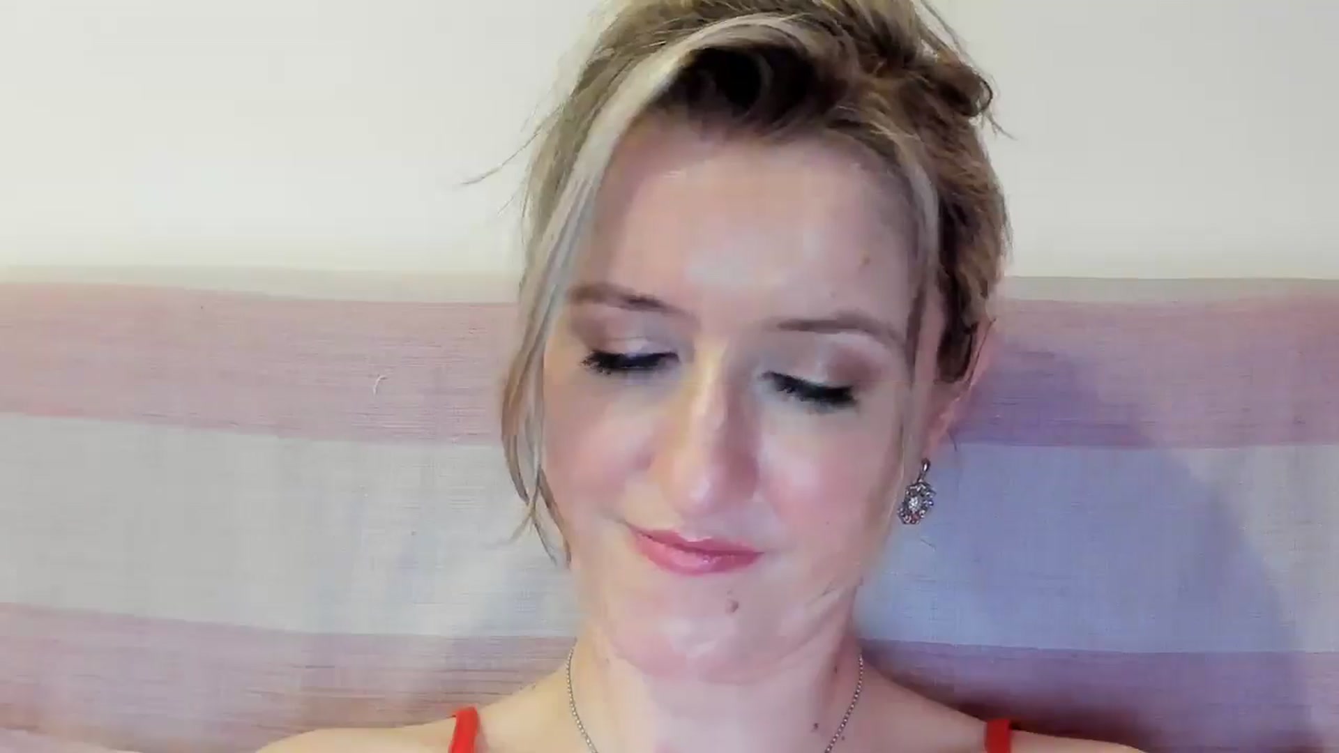 Gallery image thumbnail from BestDream's myfreecams stream on, 07/25/2025, 02:00 image 10 of 20