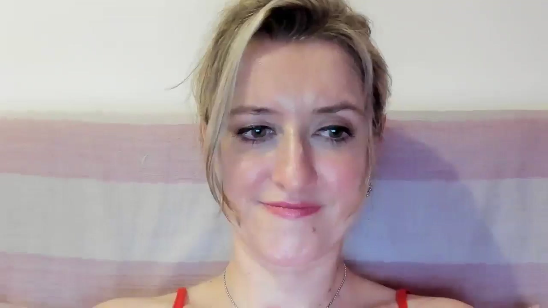 Gallery image thumbnail from BestDream's myfreecams stream on, 07/25/2025, 02:00 image 9 of 20