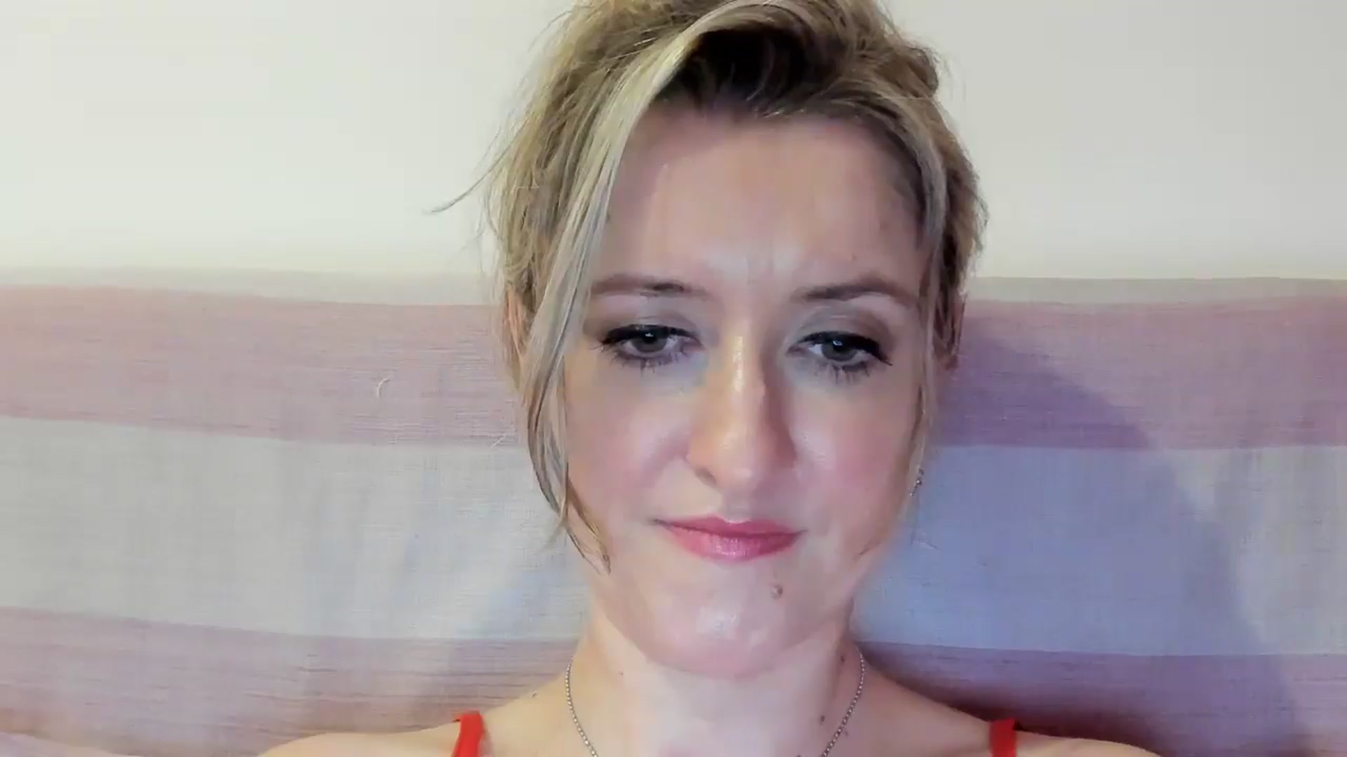 Gallery image thumbnail from BestDream's myfreecams stream on, 07/25/2025, 02:00 image 12 of 20