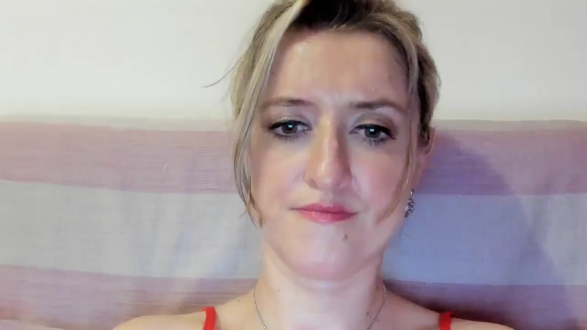 Gallery image thumbnail from BestDream's myfreecams stream on, 07/25/2025, 02:00 image 5 of 20