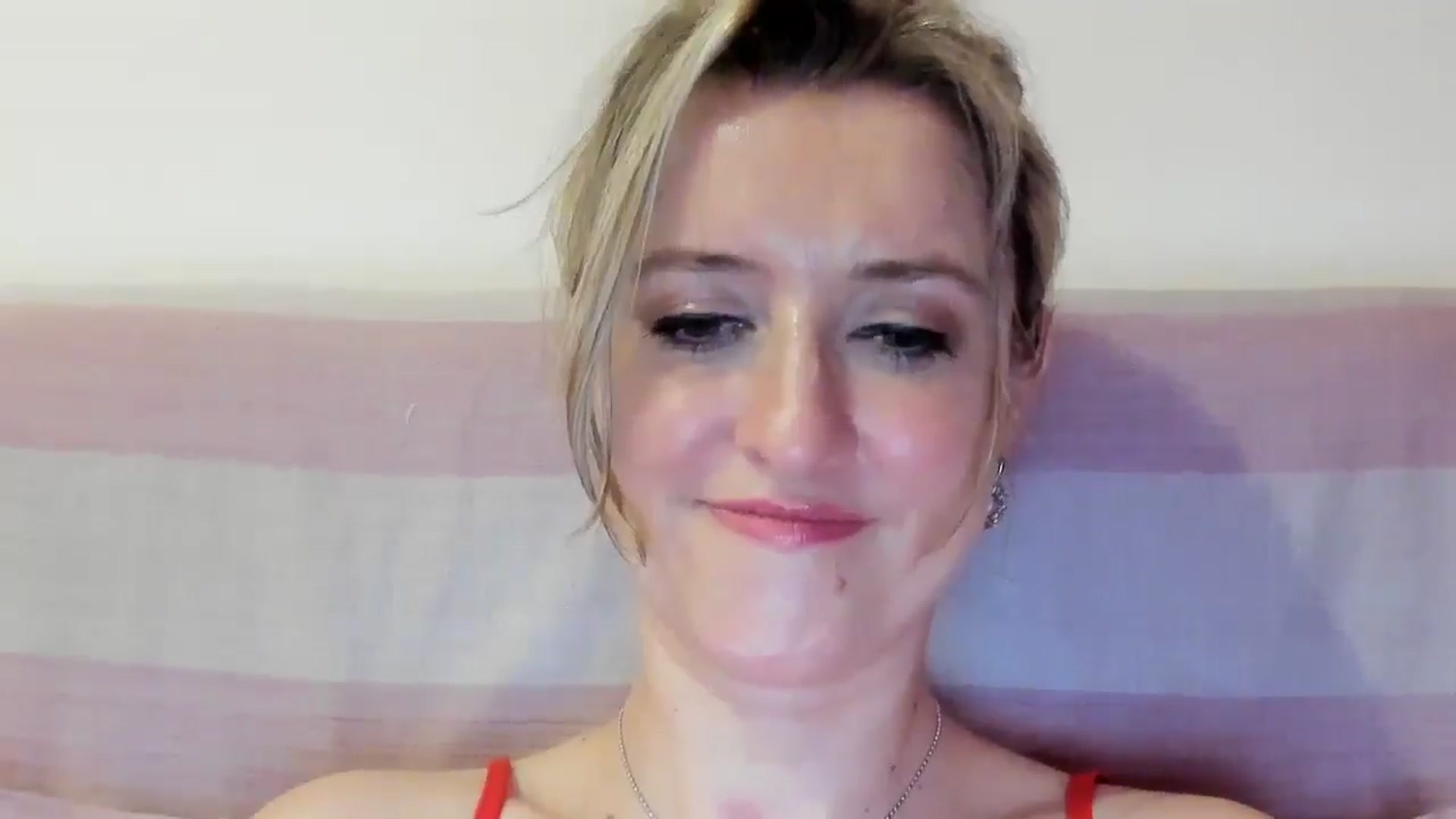 Gallery image thumbnail from BestDream's myfreecams stream on, 07/25/2025, 02:00 image 15 of 20