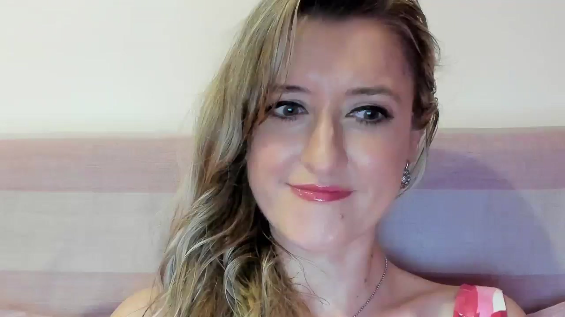 Gallery image thumbnail from BestDream's myfreecams stream on, 07/25/2025, 21:39 image 1 of 20