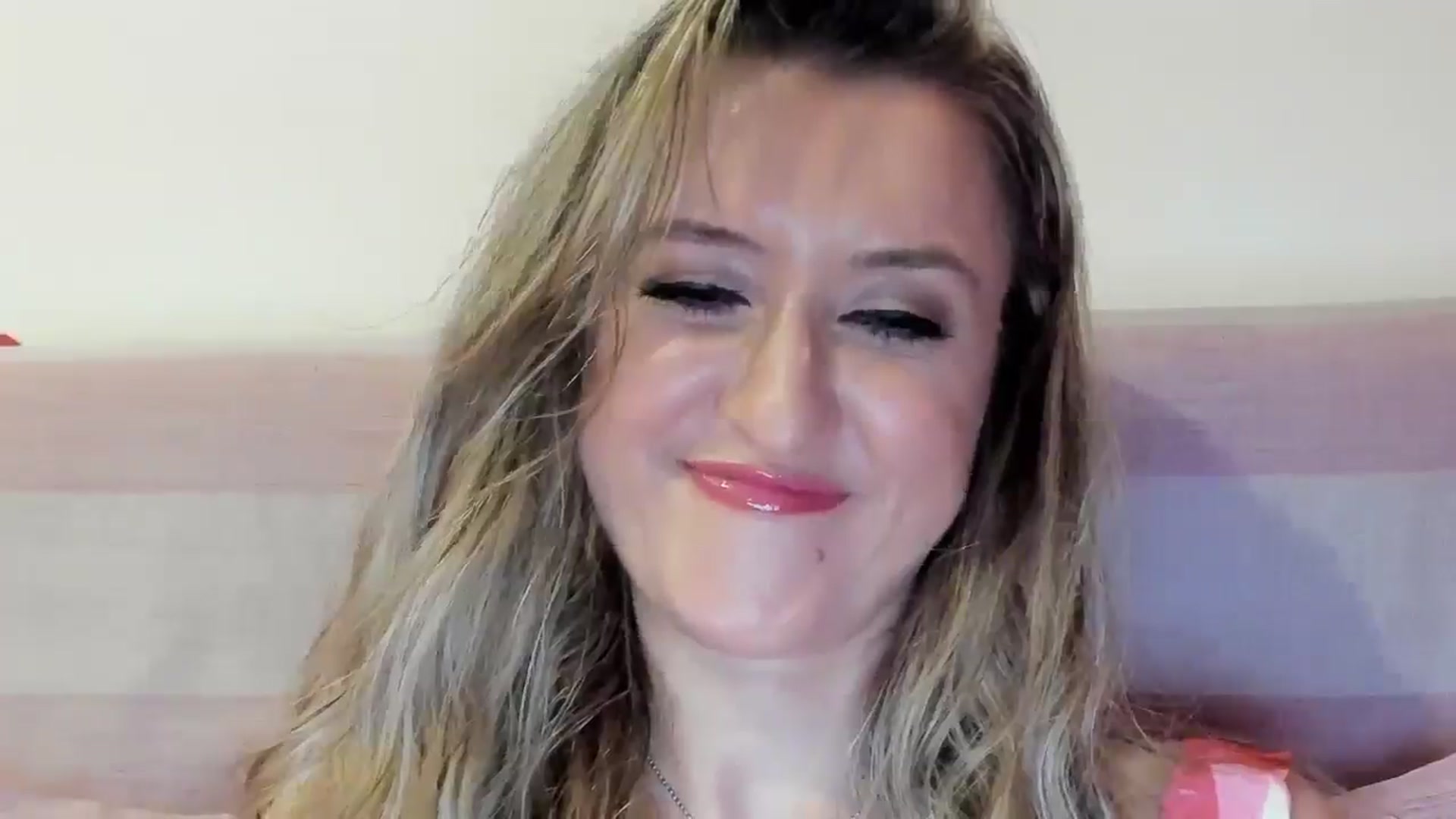 Gallery image thumbnail from BestDream's myfreecams stream on, 07/25/2025, 22:05 image 9 of 20