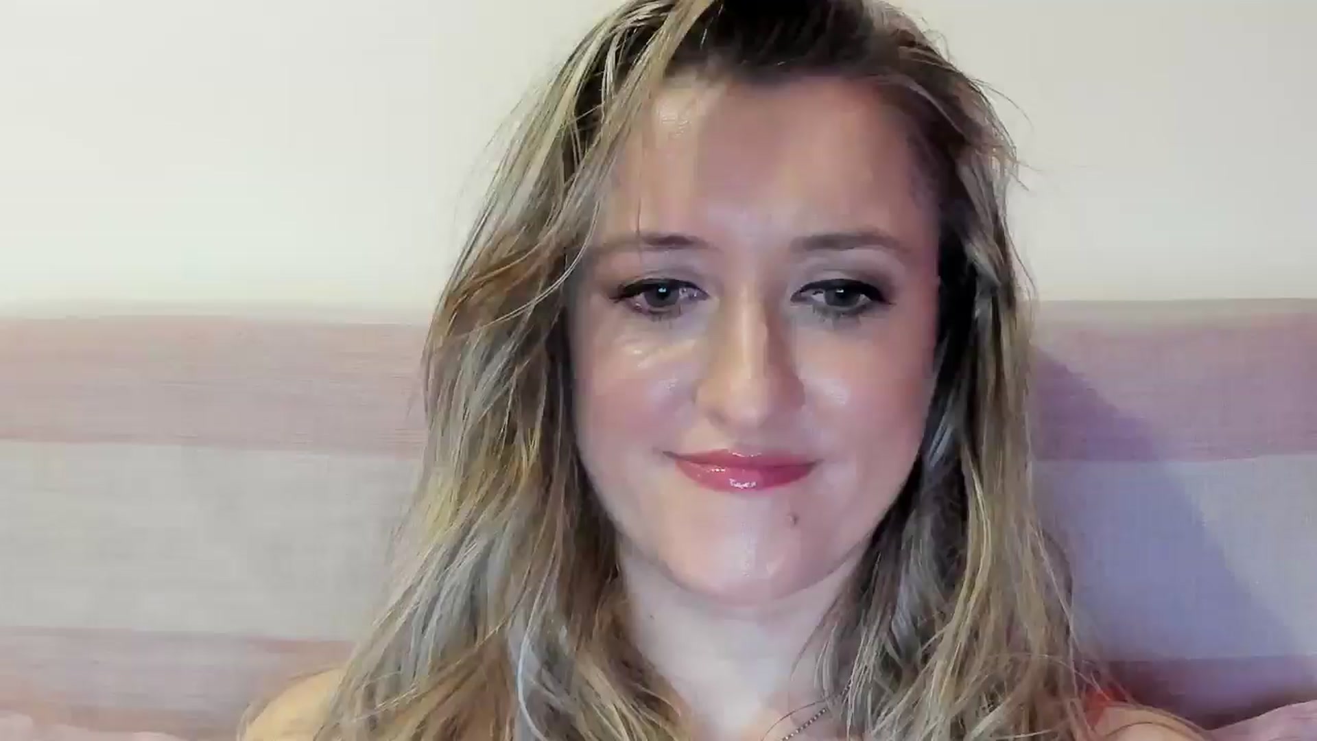 Gallery image thumbnail from BestDream's myfreecams stream on, 07/25/2025, 22:50 image 1 of 20