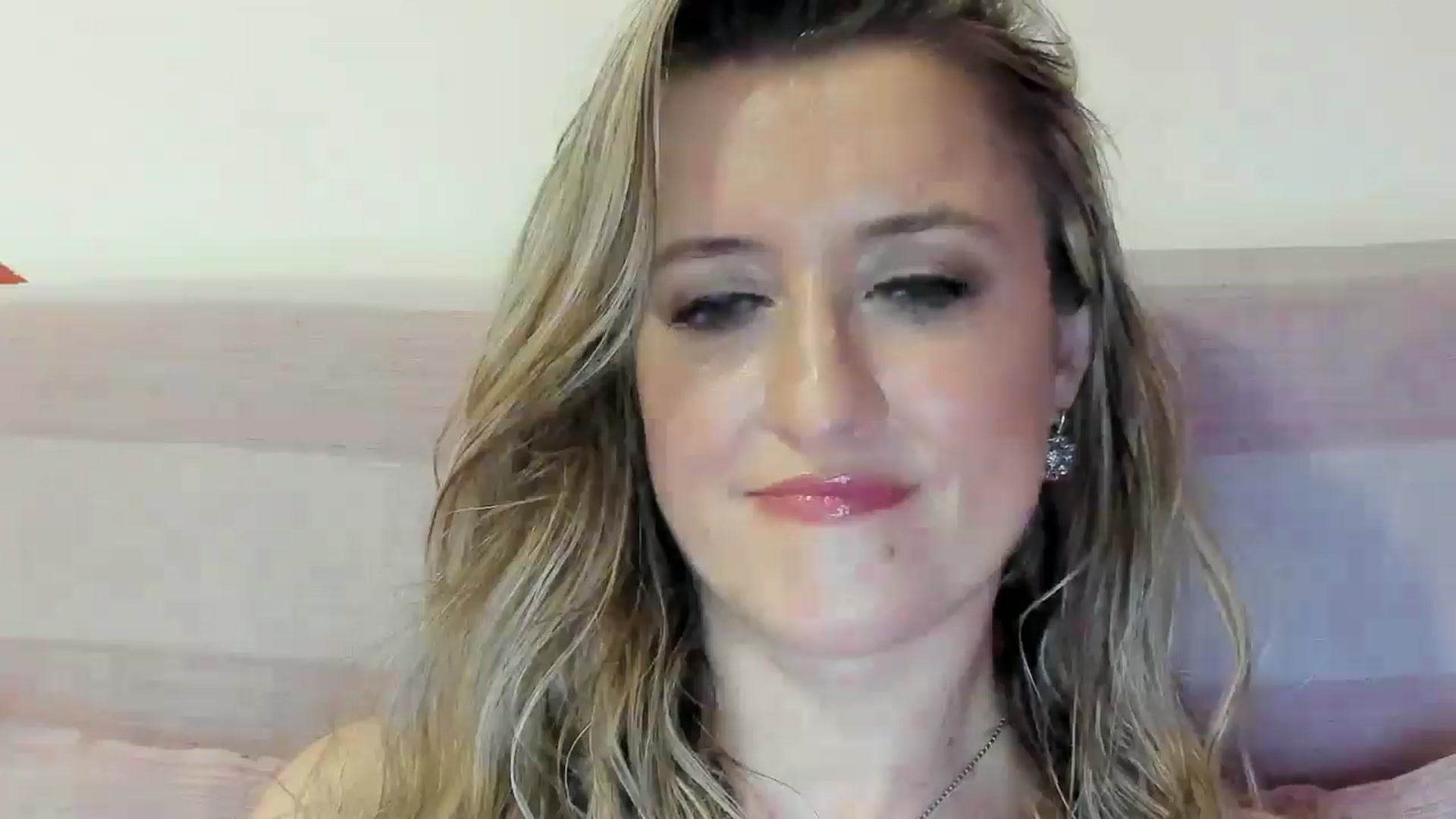 Gallery image thumbnail from BestDream's myfreecams stream on, 07/26/2025, 24:10 image 12 of 20