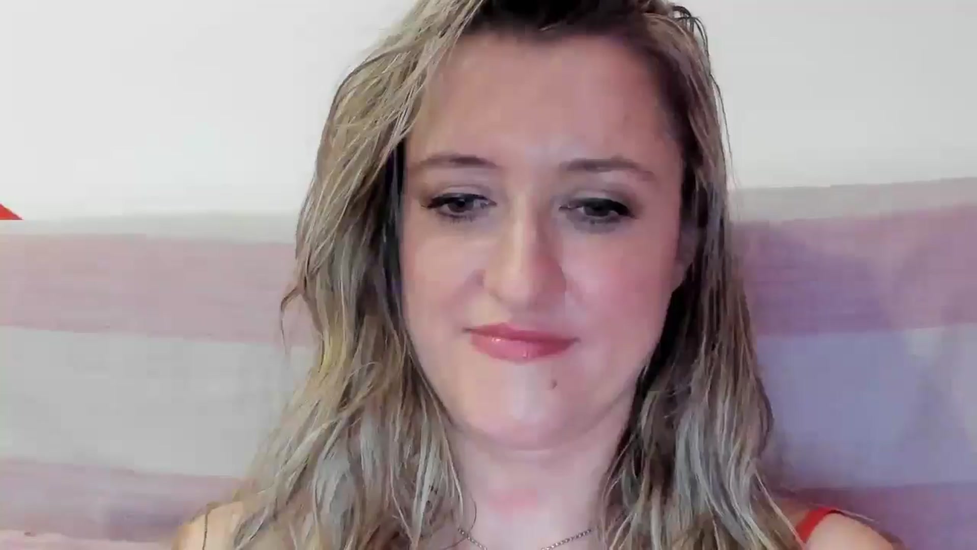 Gallery image thumbnail from BestDream's myfreecams stream on, 07/26/2025, 09:31 image 10 of 20