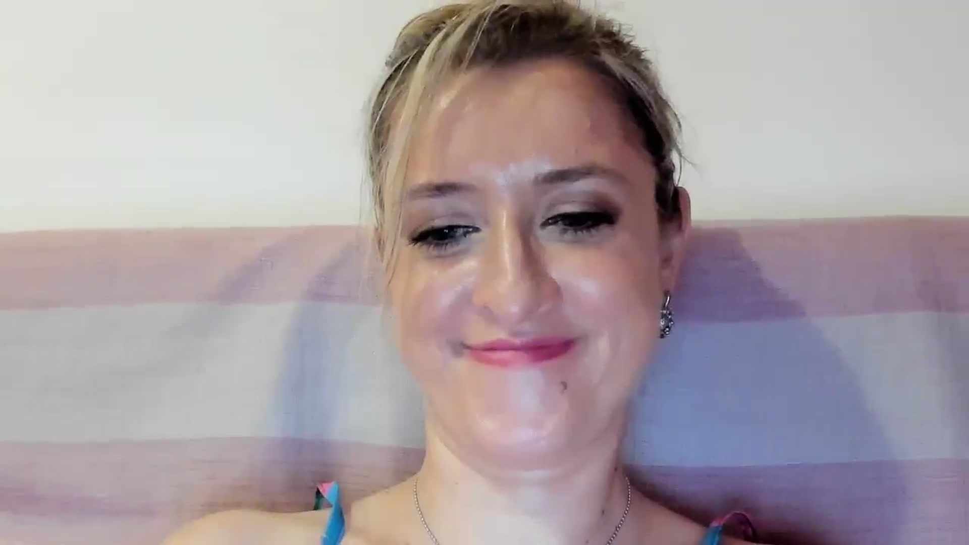 Gallery image thumbnail from BestDream's myfreecams stream on, 07/28/2025, 20:45 image 18 of 20