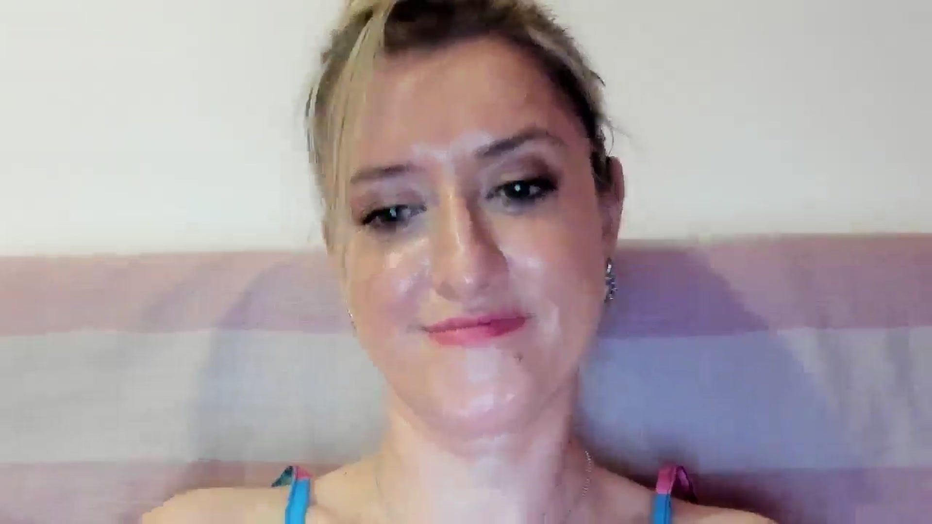 Gallery image thumbnail from BestDream's myfreecams stream on, 07/28/2025, 21:37 image 5 of 20