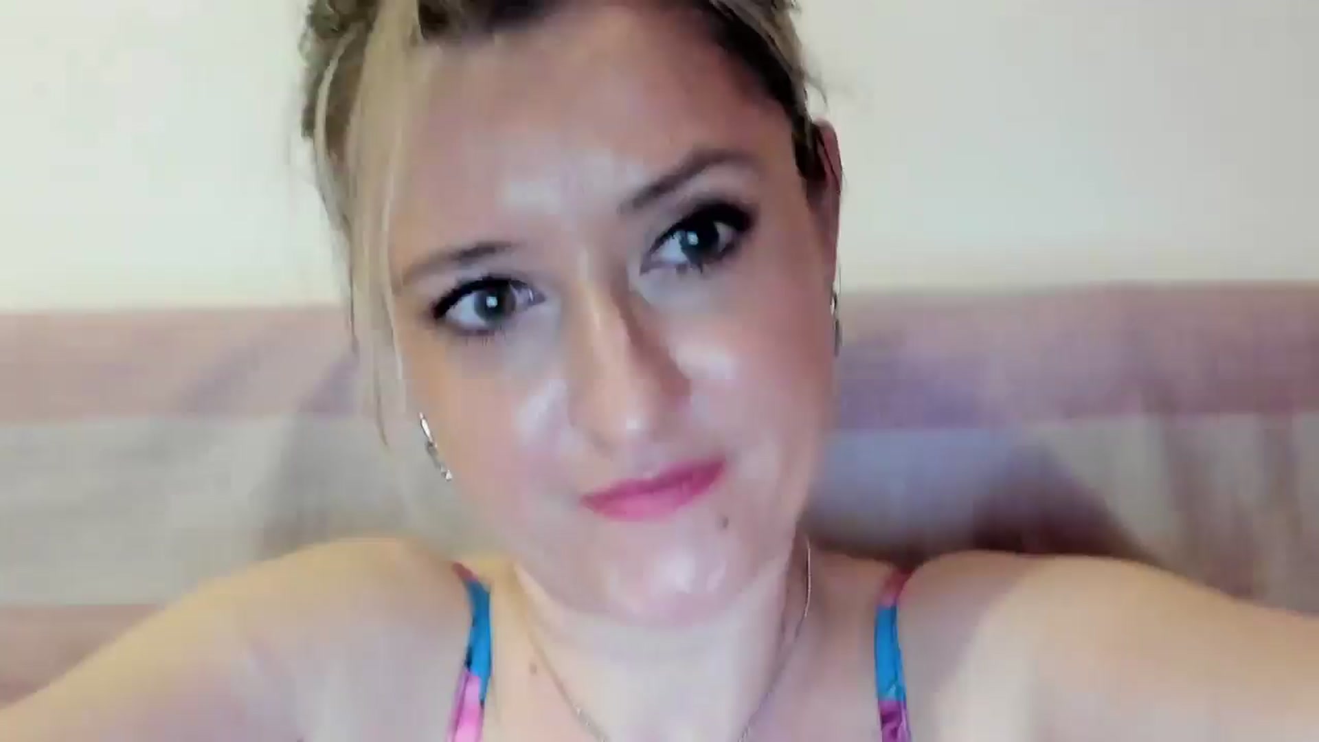 Gallery image thumbnail from BestDream's myfreecams stream on, 07/28/2025, 21:37 image 1 of 20