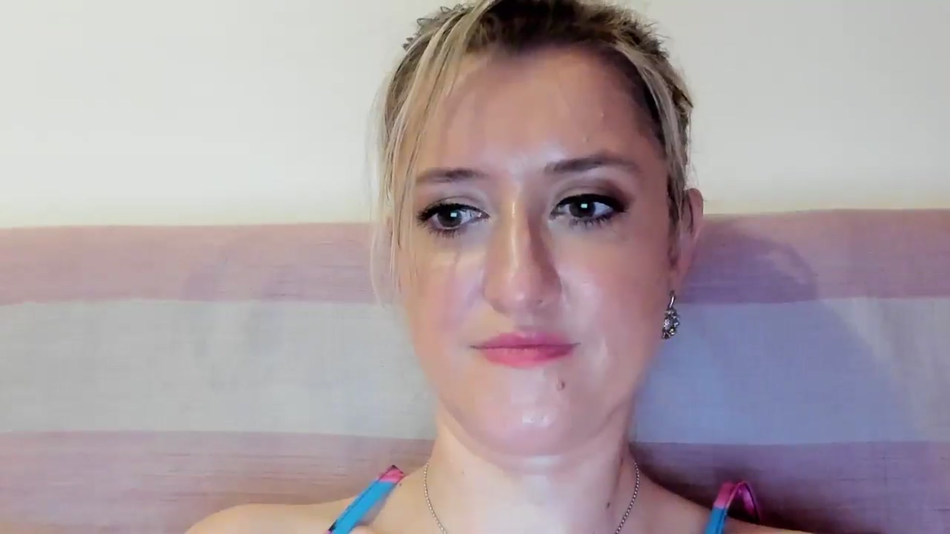 Gallery image thumbnail from BestDream's myfreecams stream on, 07/28/2025, 23:14 image 5 of 20