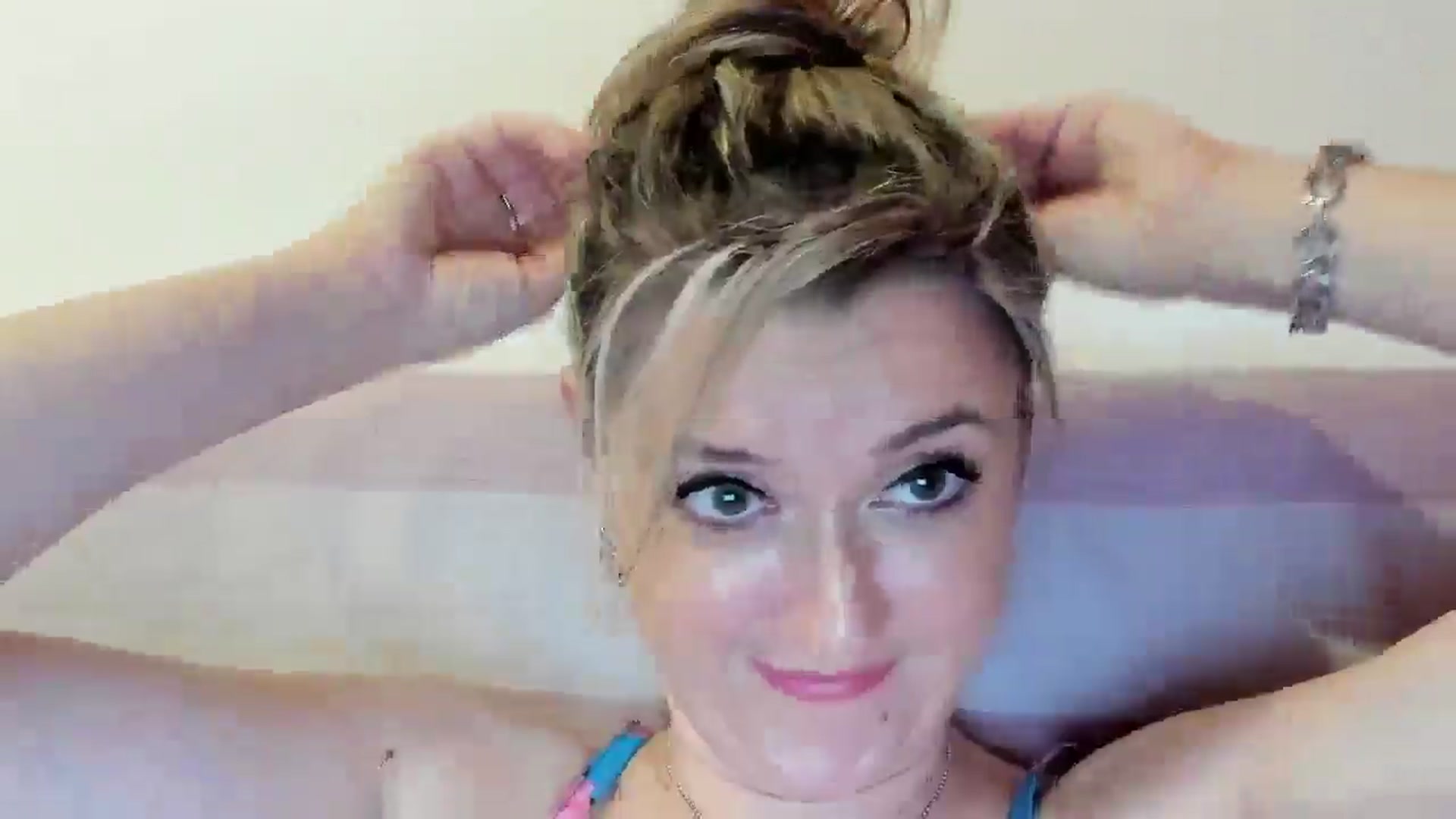 Gallery image thumbnail from BestDream's myfreecams stream on, 07/28/2025, 23:14 image 2 of 20