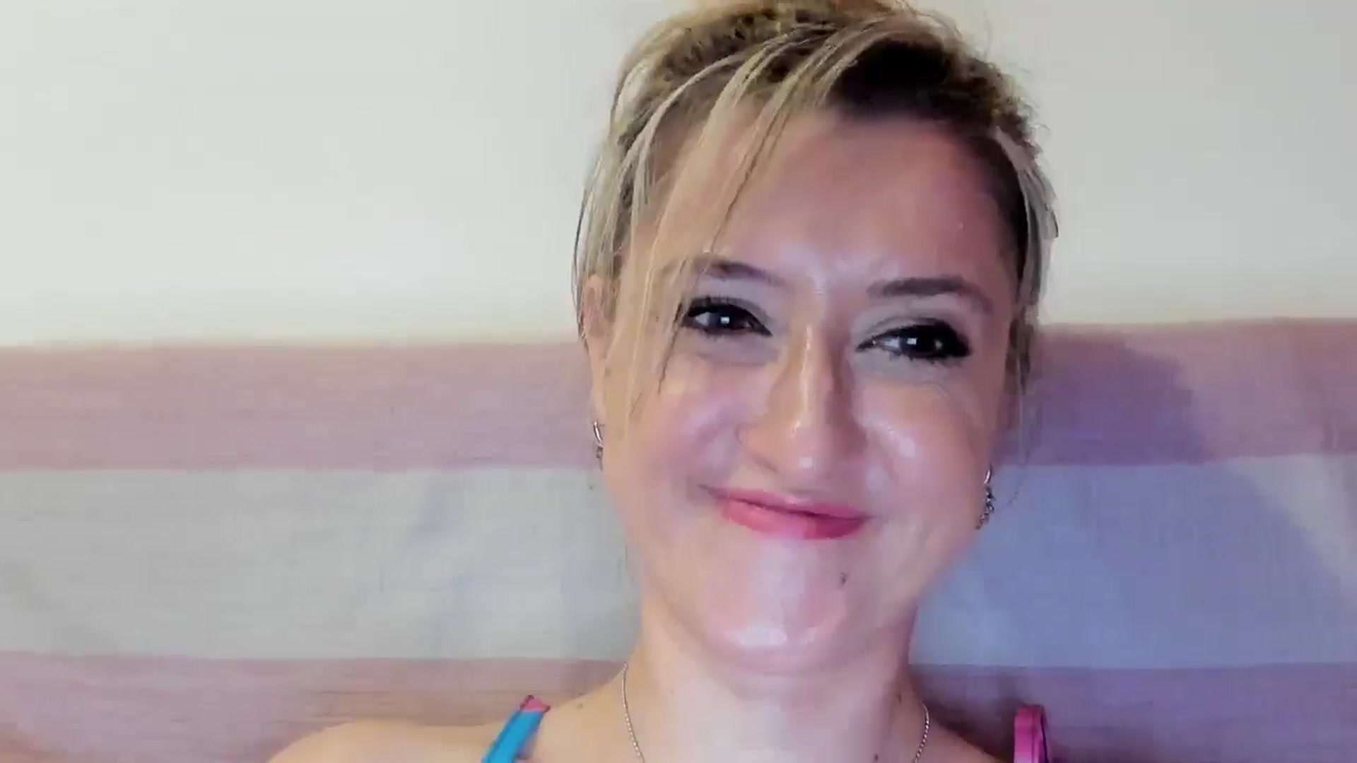 Gallery image thumbnail from BestDream's myfreecams stream on, 07/29/2025, 24:06 image 20 of 20