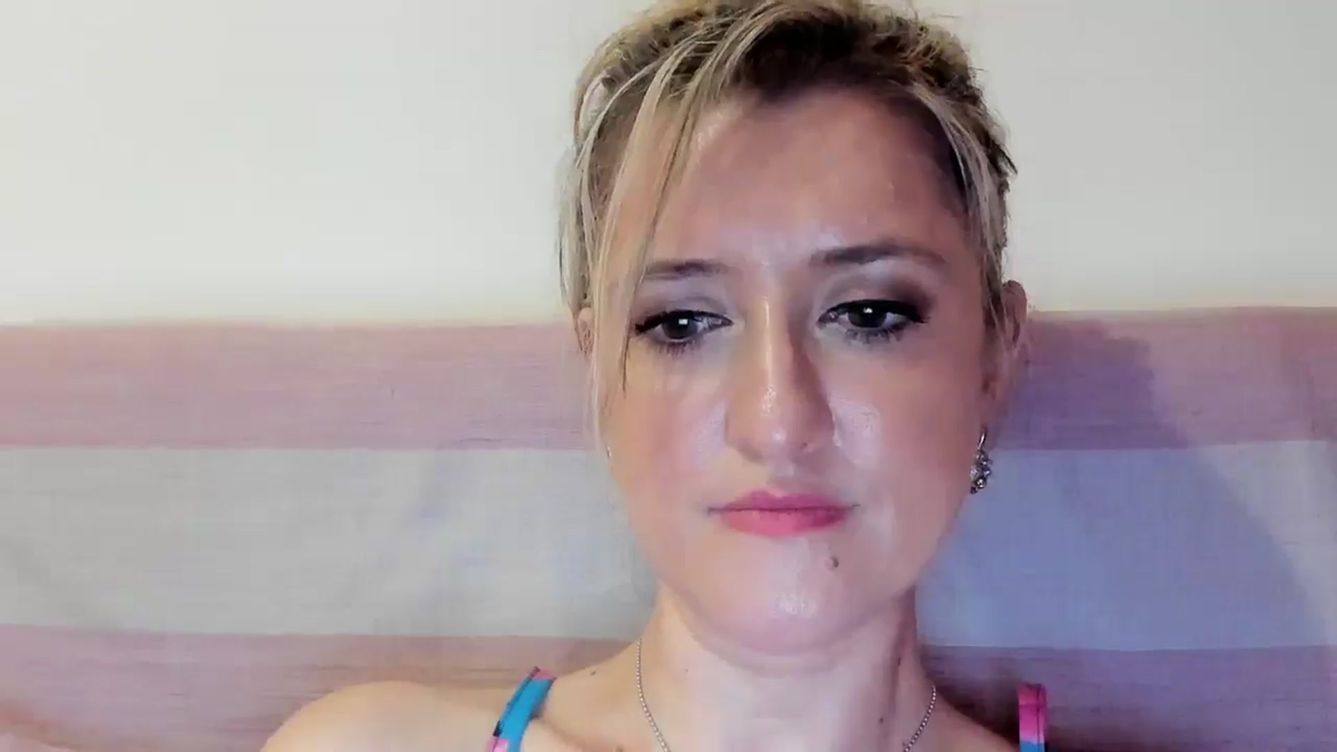 Gallery image thumbnail from BestDream's myfreecams stream on, 07/29/2025, 24:06 image 19 of 20