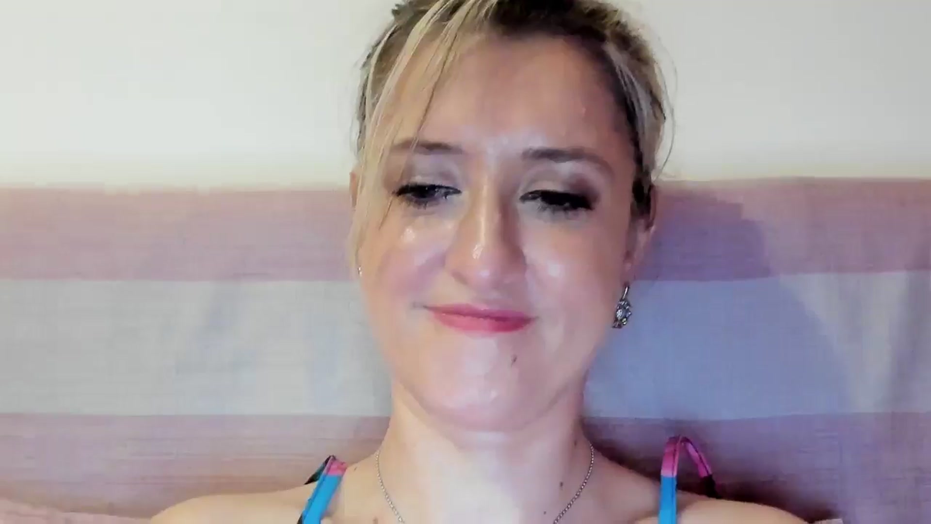 Gallery image thumbnail from BestDream's myfreecams stream on, 07/29/2025, 24:43 image 6 of 20
