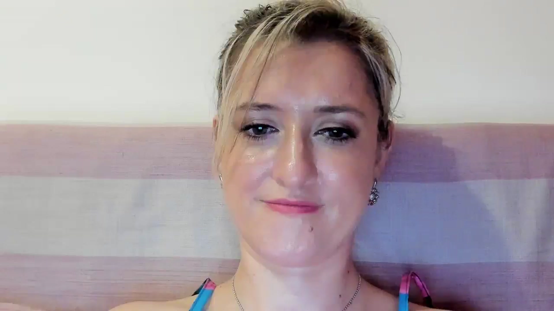 Gallery image thumbnail from BestDream's myfreecams stream on, 07/29/2025, 24:43 image 4 of 20