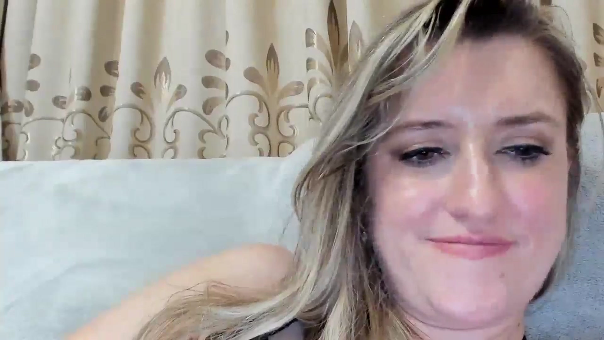 Gallery image thumbnail from BestDream's myfreecams stream on, 07/30/2025, 23:19 image 17 of 20