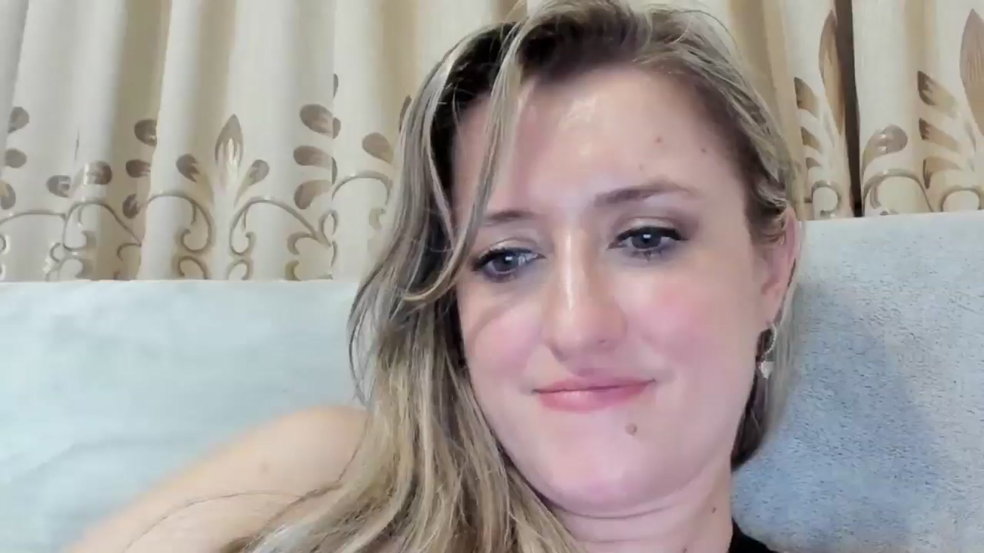 Gallery image thumbnail from BestDream's myfreecams stream on, 07/30/2025, 23:19 image 3 of 20