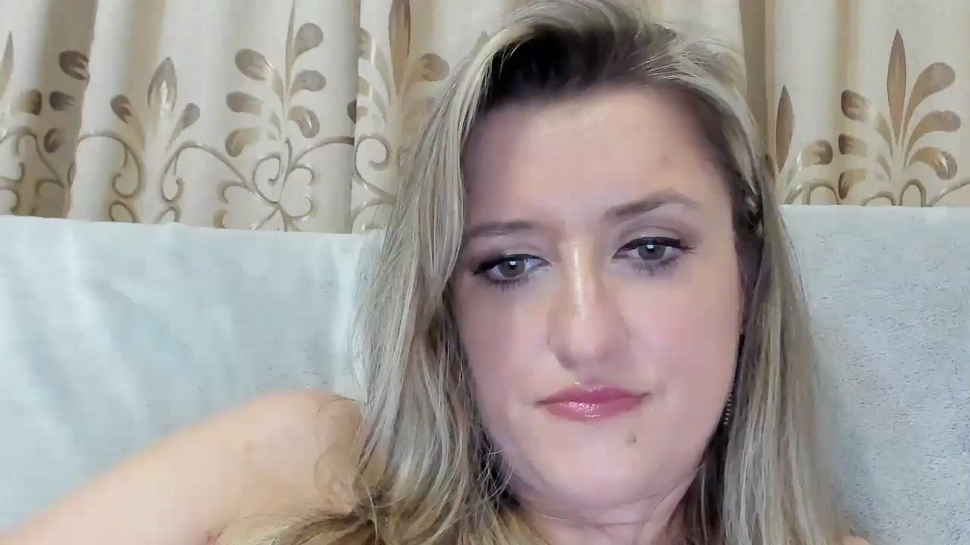 Gallery image thumbnail from BestDream's myfreecams stream on, 07/31/2025, 21:51 image 9 of 20