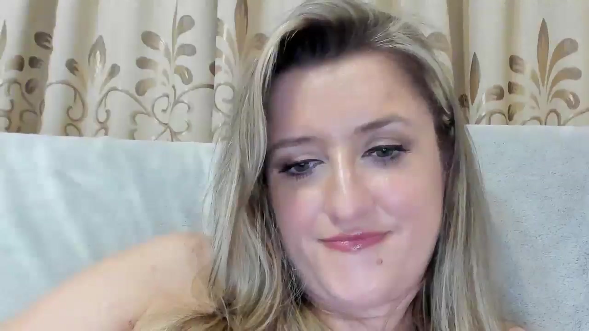 Gallery image thumbnail from BestDream's myfreecams stream on, 07/31/2025, 21:51 image 8 of 20
