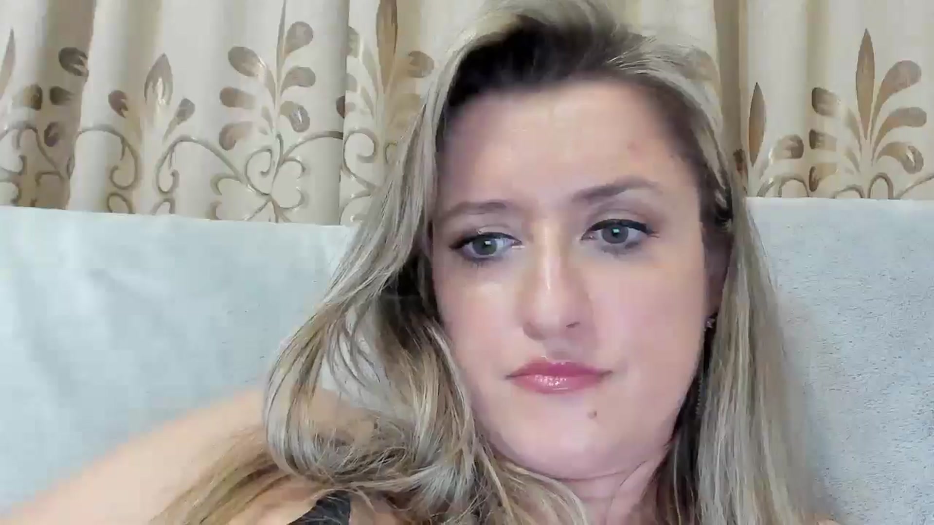 Gallery image thumbnail from BestDream's myfreecams stream on, 07/31/2025, 21:51 image 12 of 20