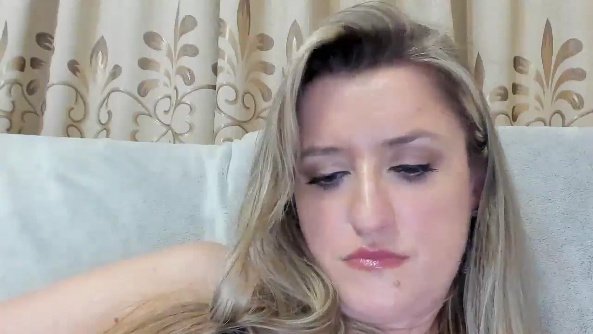 Gallery image thumbnail from BestDream's myfreecams stream on, 07/31/2025, 21:51 image 17 of 20