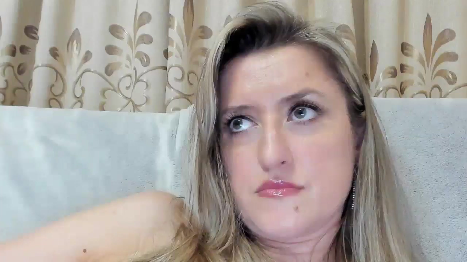 Gallery image thumbnail from BestDream's myfreecams stream on, 07/31/2025, 21:51 image 4 of 20